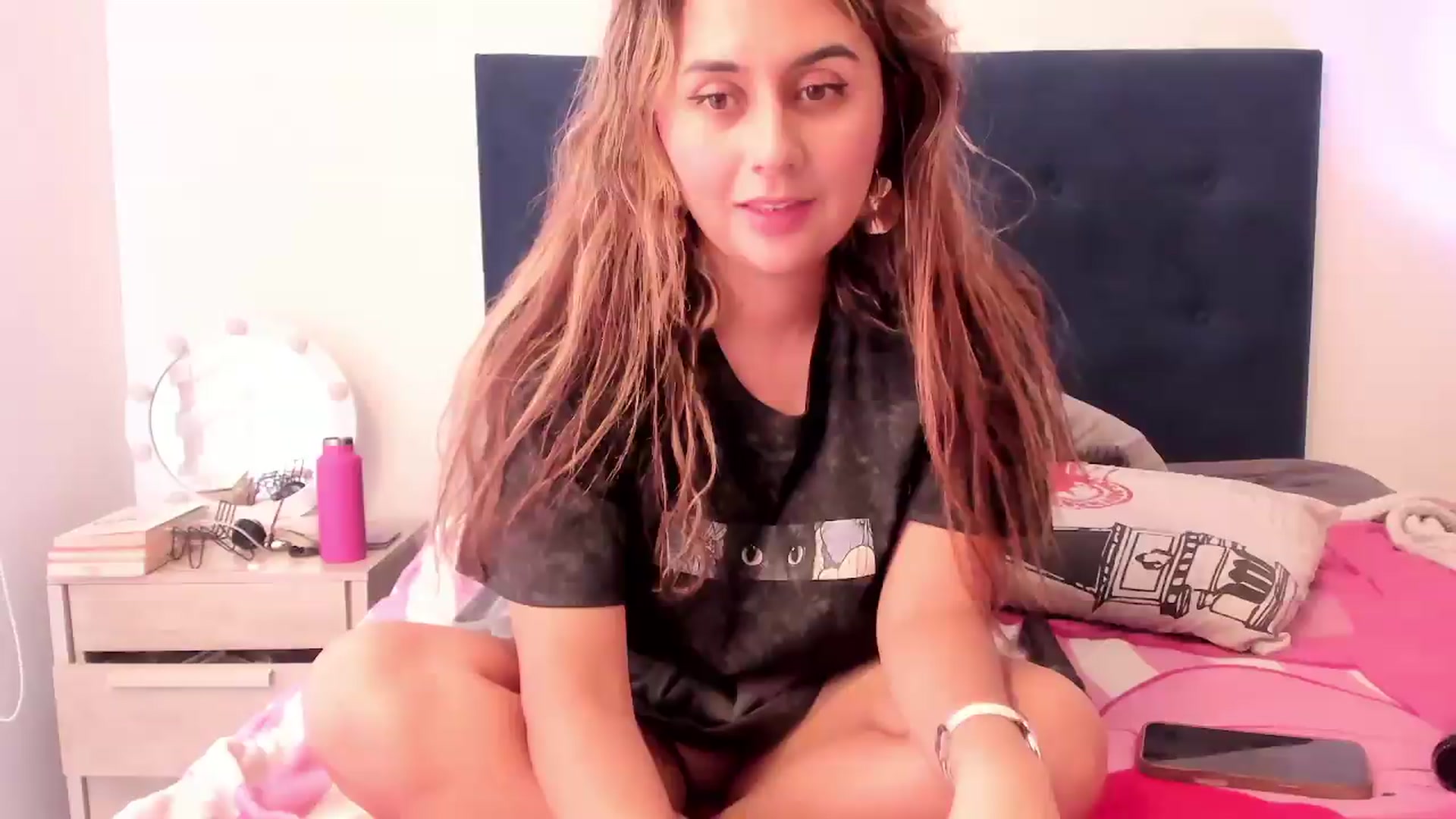Gallery image thumbnail from NaughtySaraa's myfreecams stream on, 05/29/2026, 22:41 image 2 of 20