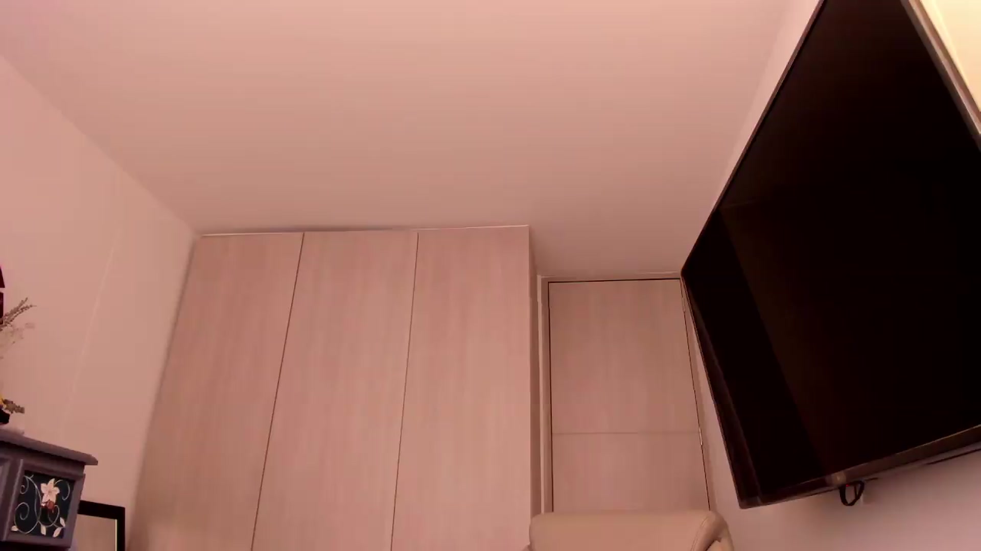 Gallery image thumbnail from NaughtySaraa's myfreecams stream on, 06/21/2026, 17:38 image 7 of 20