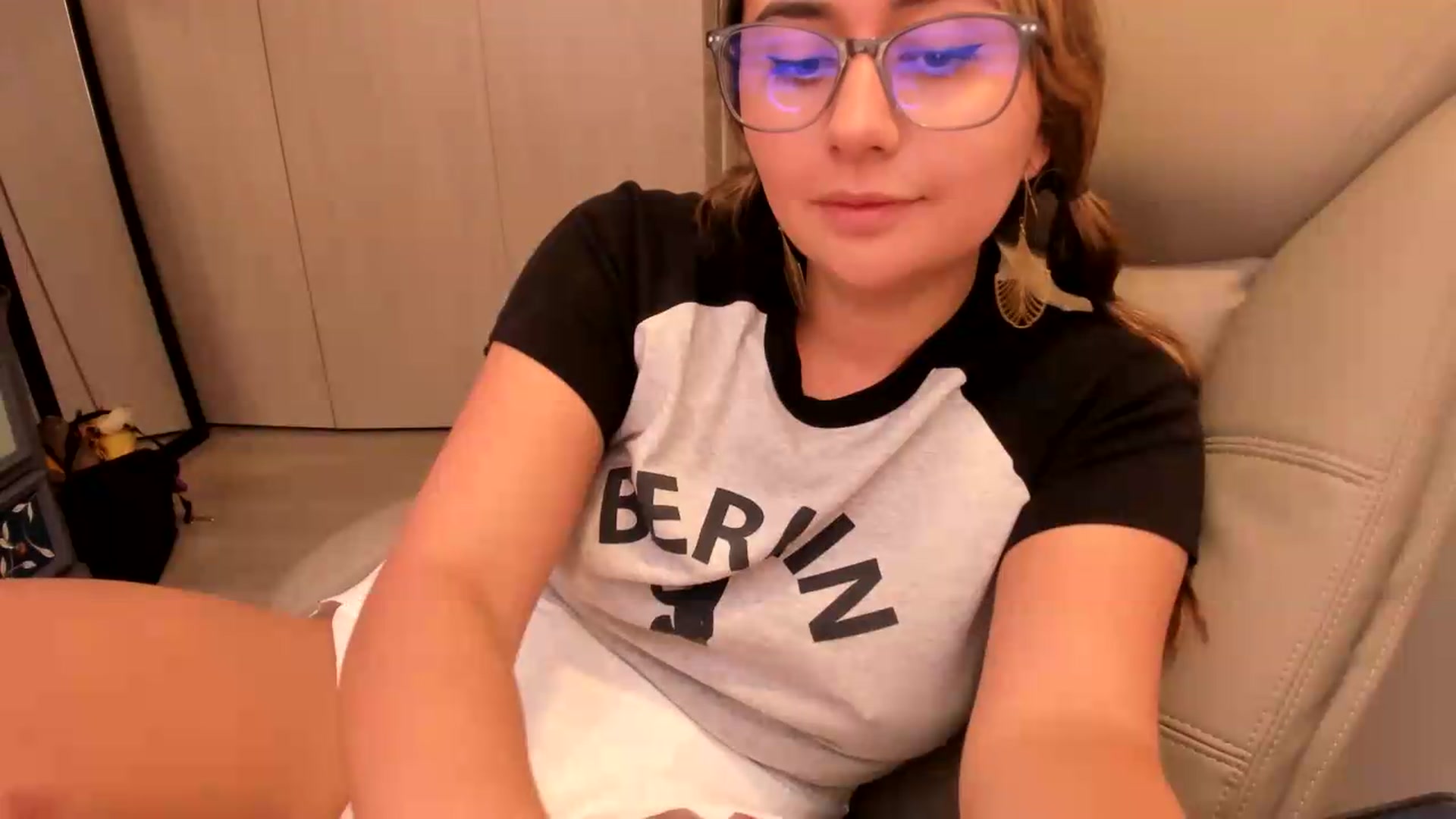 Gallery image thumbnail from NaughtySaraa's myfreecams stream on, 07/04/2026, 17:48 image 2 of 20