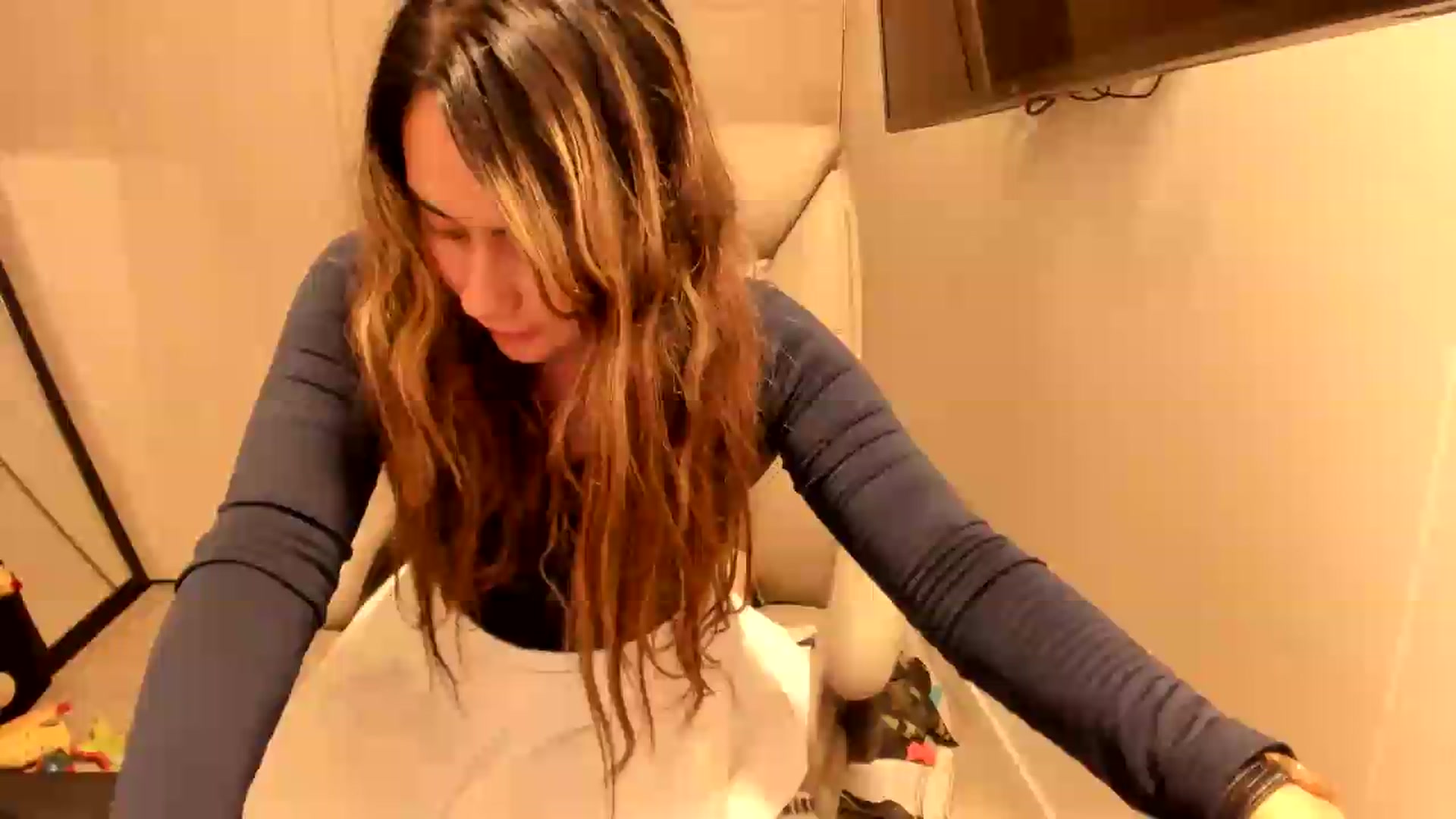 Gallery image thumbnail from NaughtySaraa's myfreecams stream on, 07/27/2026, 23:51 image 10 of 20