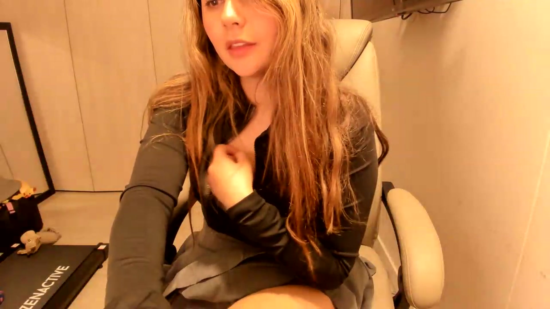 Gallery image thumbnail from NaughtySaraa's myfreecams stream on, 07/30/2026, 23:55 image 13 of 20