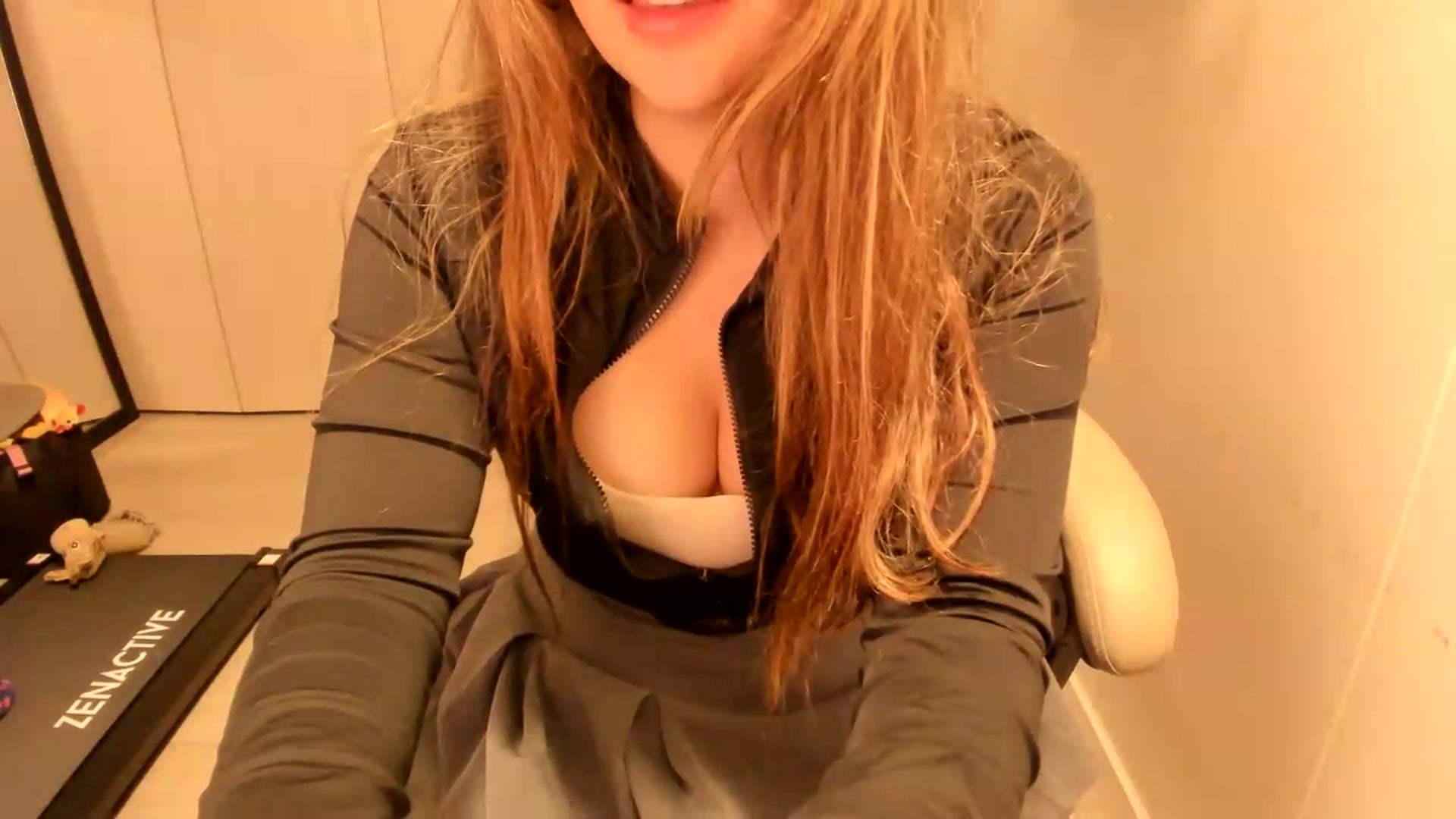 Gallery image thumbnail from NaughtySaraa's myfreecams stream on, 07/30/2026, 23:55 image 10 of 20