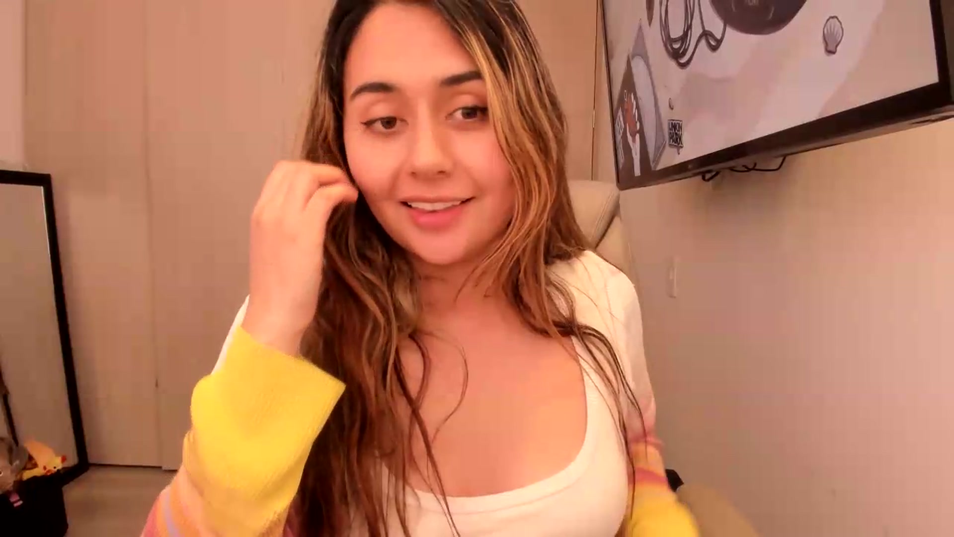 Gallery image thumbnail from NaughtySaraa's myfreecams stream on, 07/31/2026, 19:42 image 8 of 20