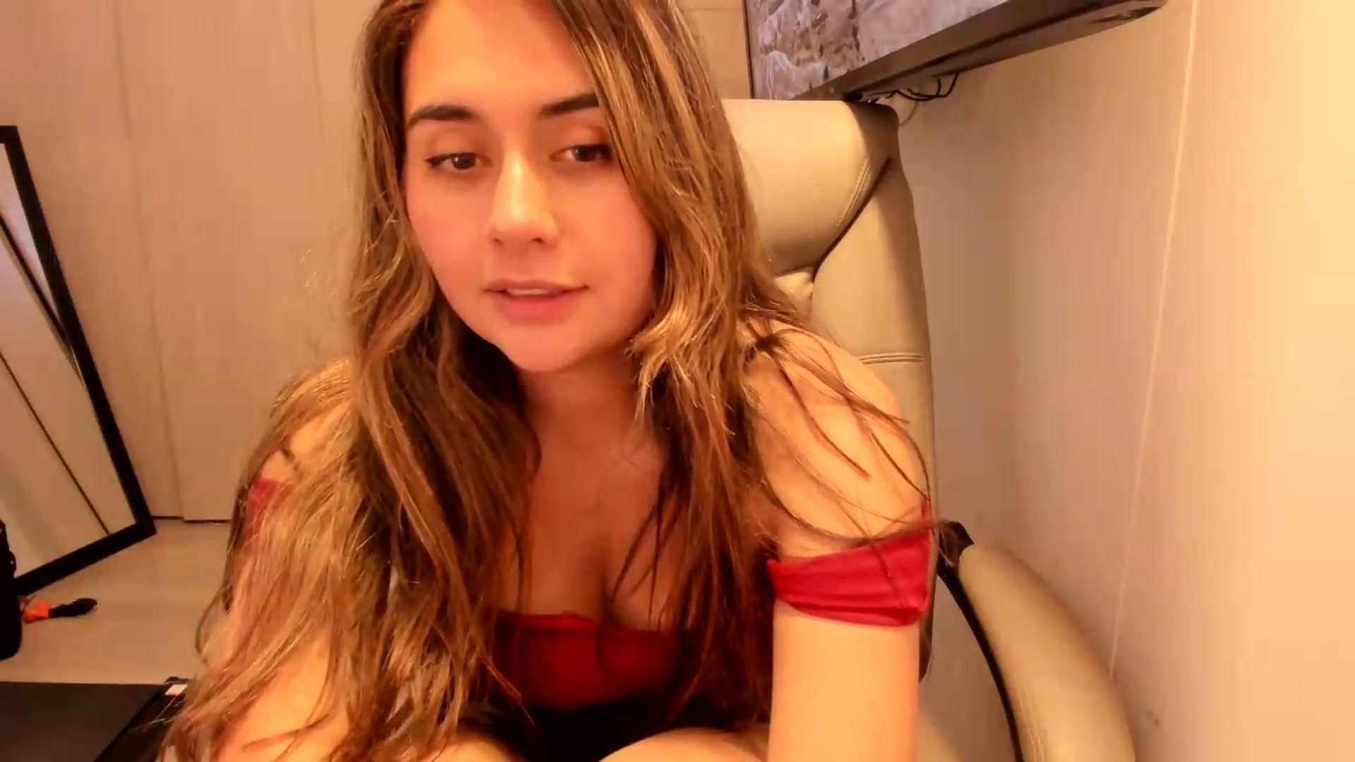 Gallery image thumbnail from NaughtySaraa's myfreecams stream on, 08/13/2026, 22:57 image 19 of 20
