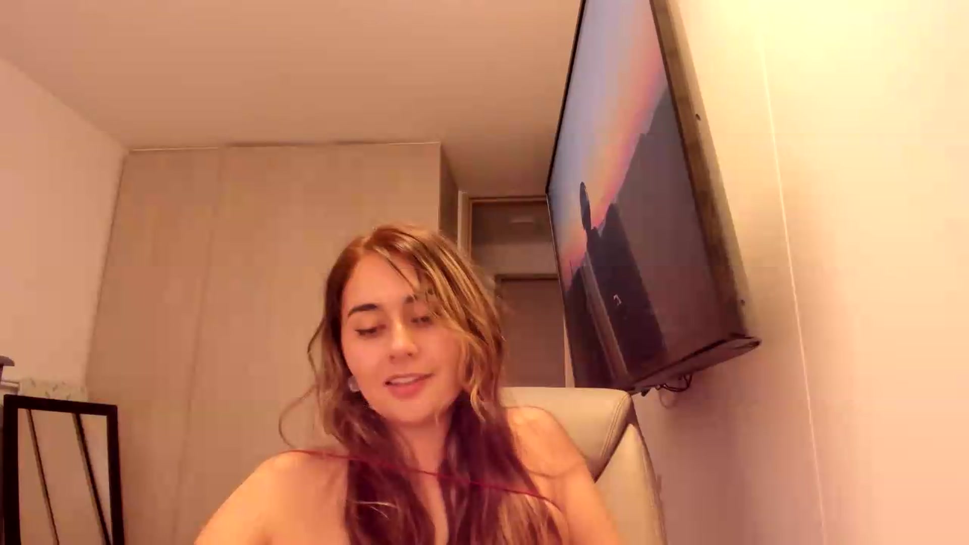 Gallery image thumbnail from NaughtySaraa's myfreecams stream on, 08/13/2026, 22:57 image 2 of 20