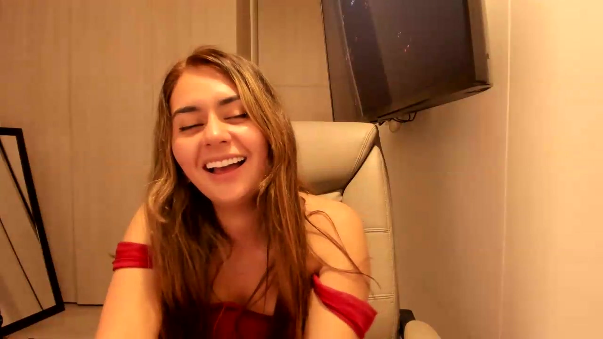 Gallery image thumbnail from NaughtySaraa's myfreecams stream on, 08/13/2026, 22:57 image 20 of 20