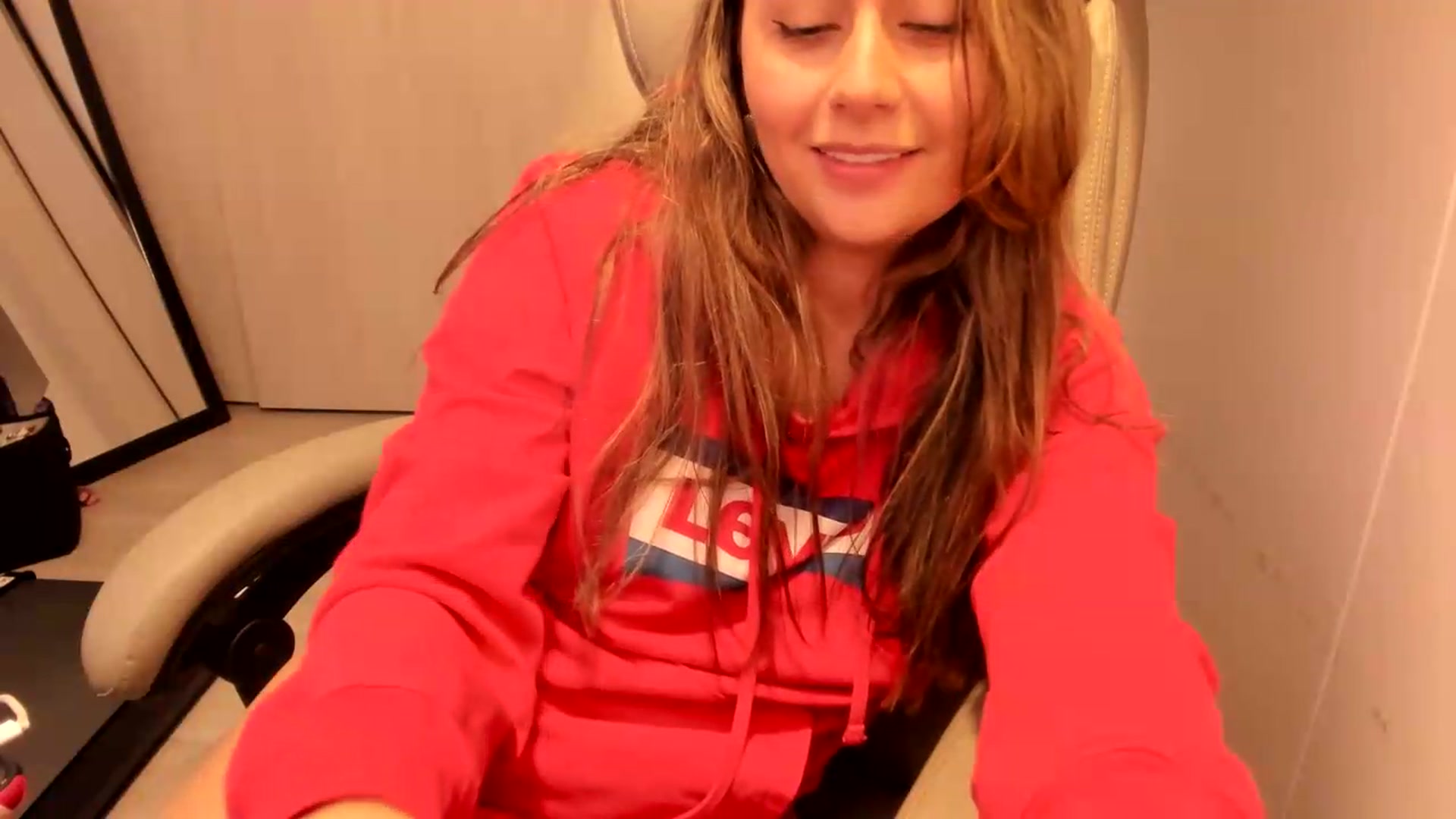 Gallery image thumbnail from NaughtySaraa's myfreecams stream on, 08/14/2026, 22:23 image 9 of 20
