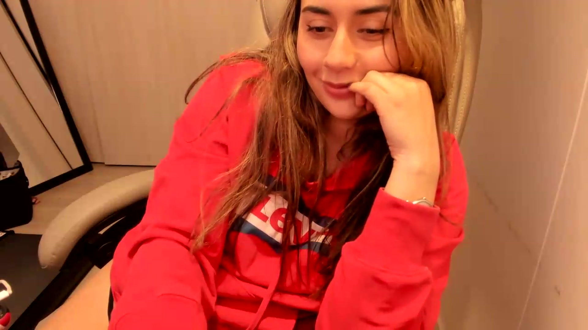 Gallery image thumbnail from NaughtySaraa's myfreecams stream on, 08/14/2026, 22:23 image 5 of 20