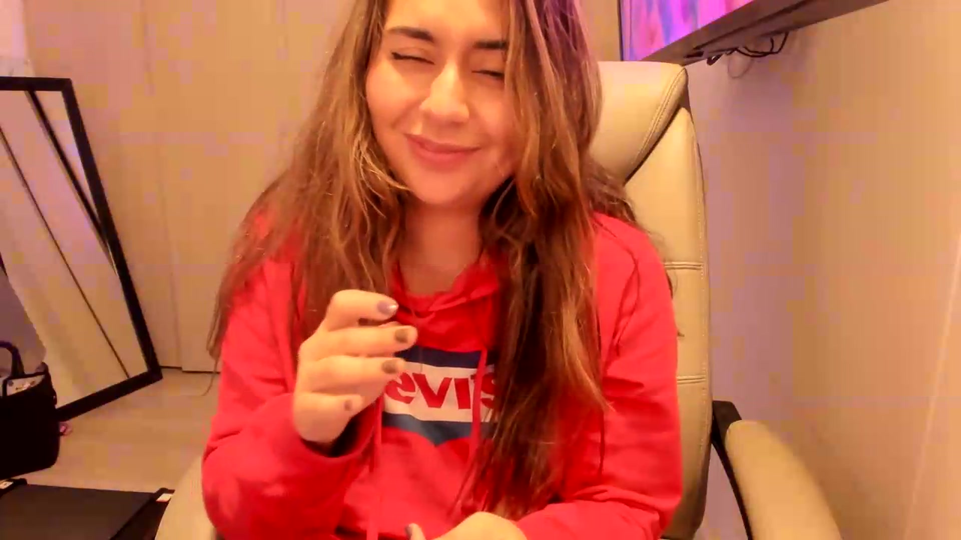 Gallery image thumbnail from NaughtySaraa's myfreecams stream on, 08/14/2026, 22:59 image 19 of 20
