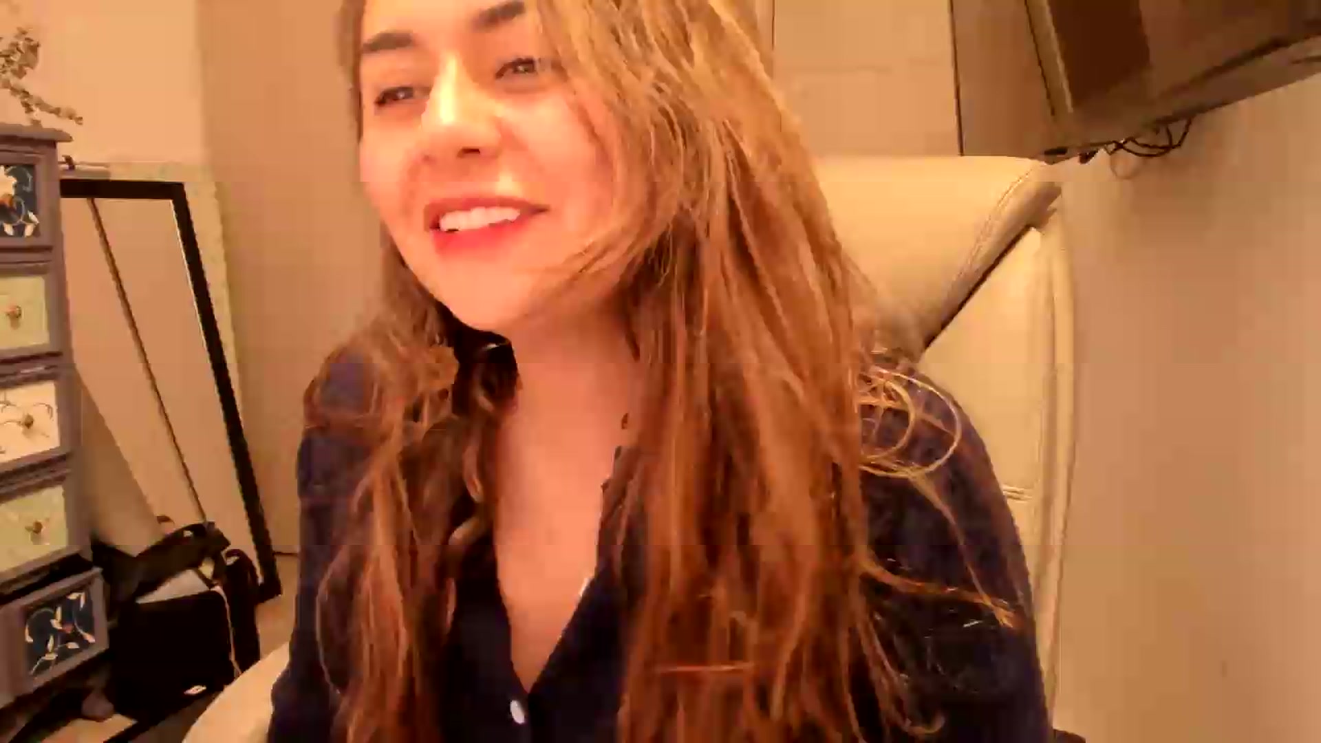 Gallery image thumbnail from NaughtySaraa's myfreecams stream on, 08/20/2026, 22:39 image 11 of 20