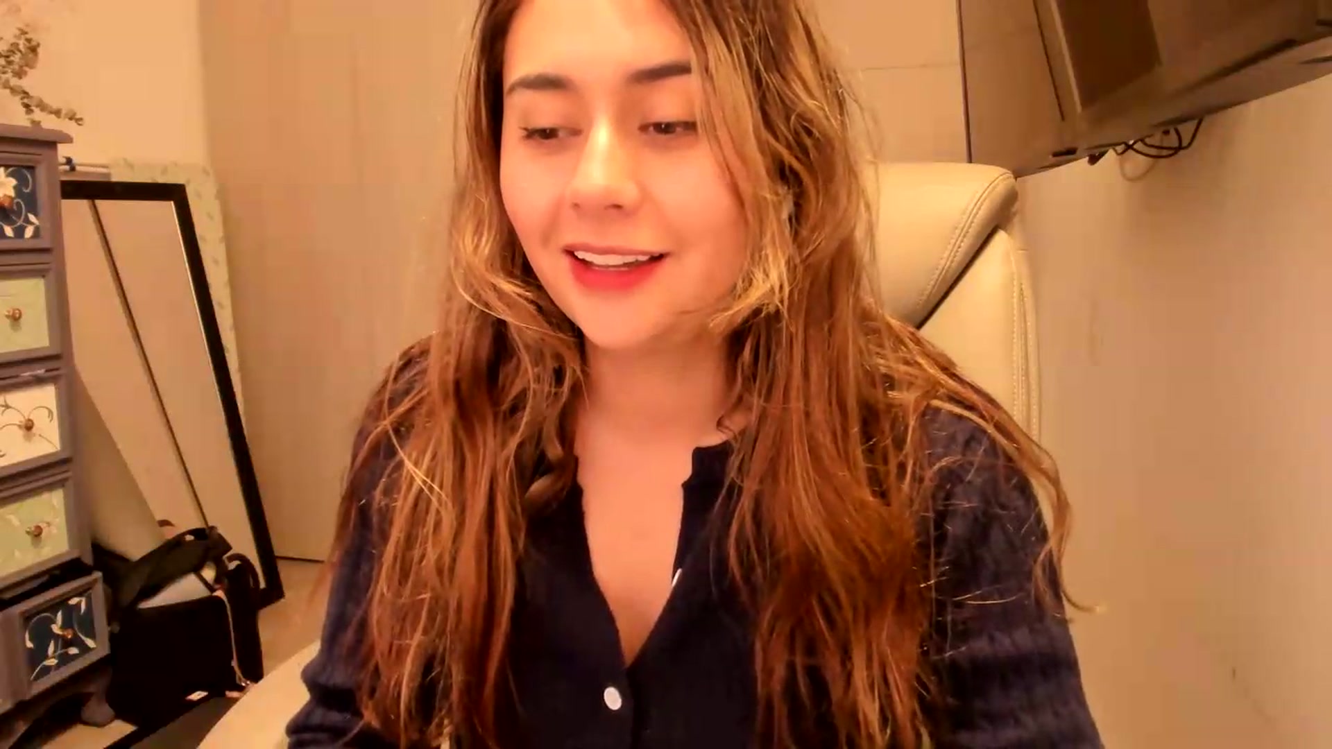 Gallery image thumbnail from NaughtySaraa's myfreecams stream on, 08/20/2026, 22:39 image 9 of 20