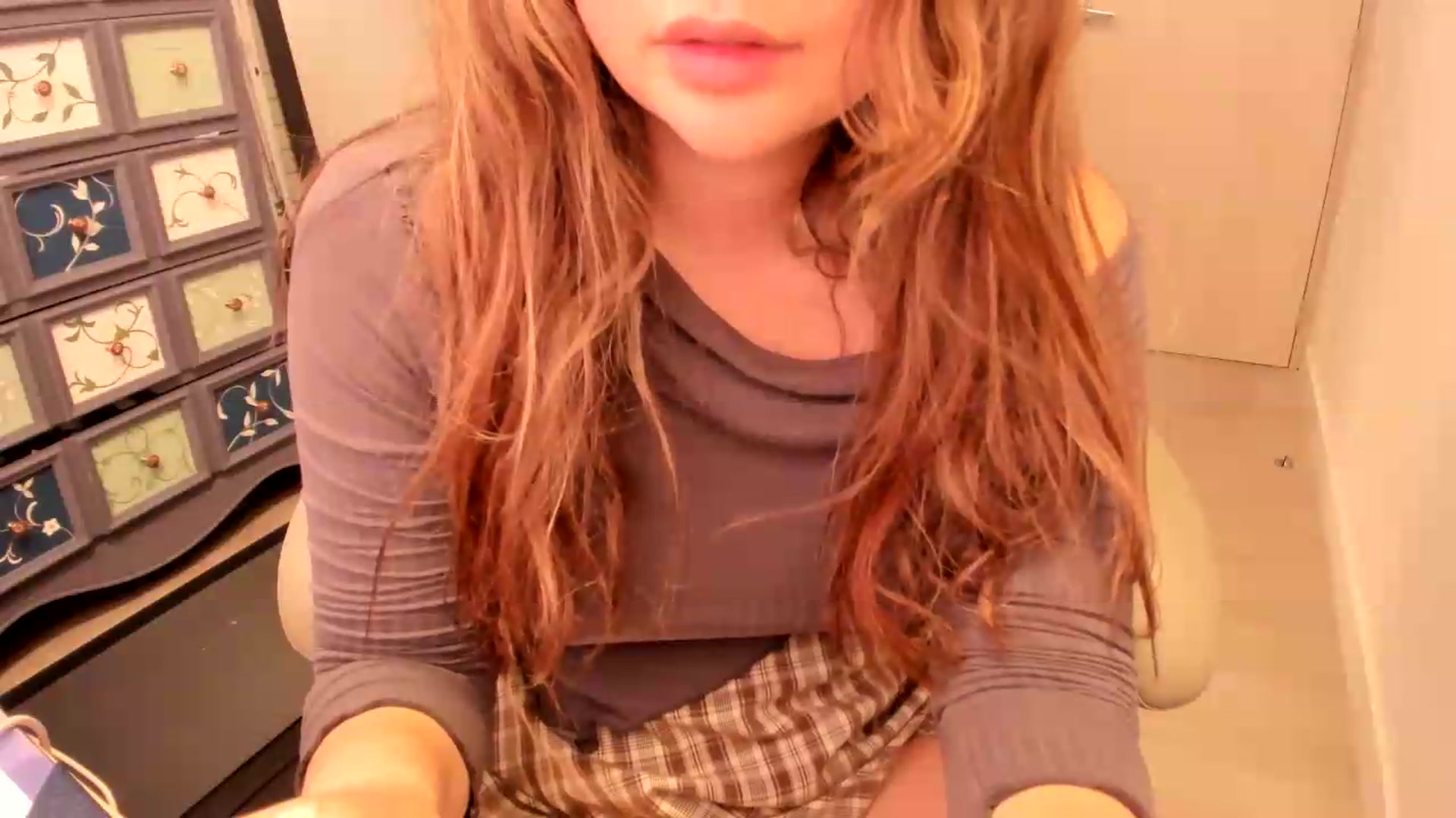Gallery image thumbnail from NaughtySaraa's myfreecams stream on, 08/31/2026, 22:33 image 15 of 20