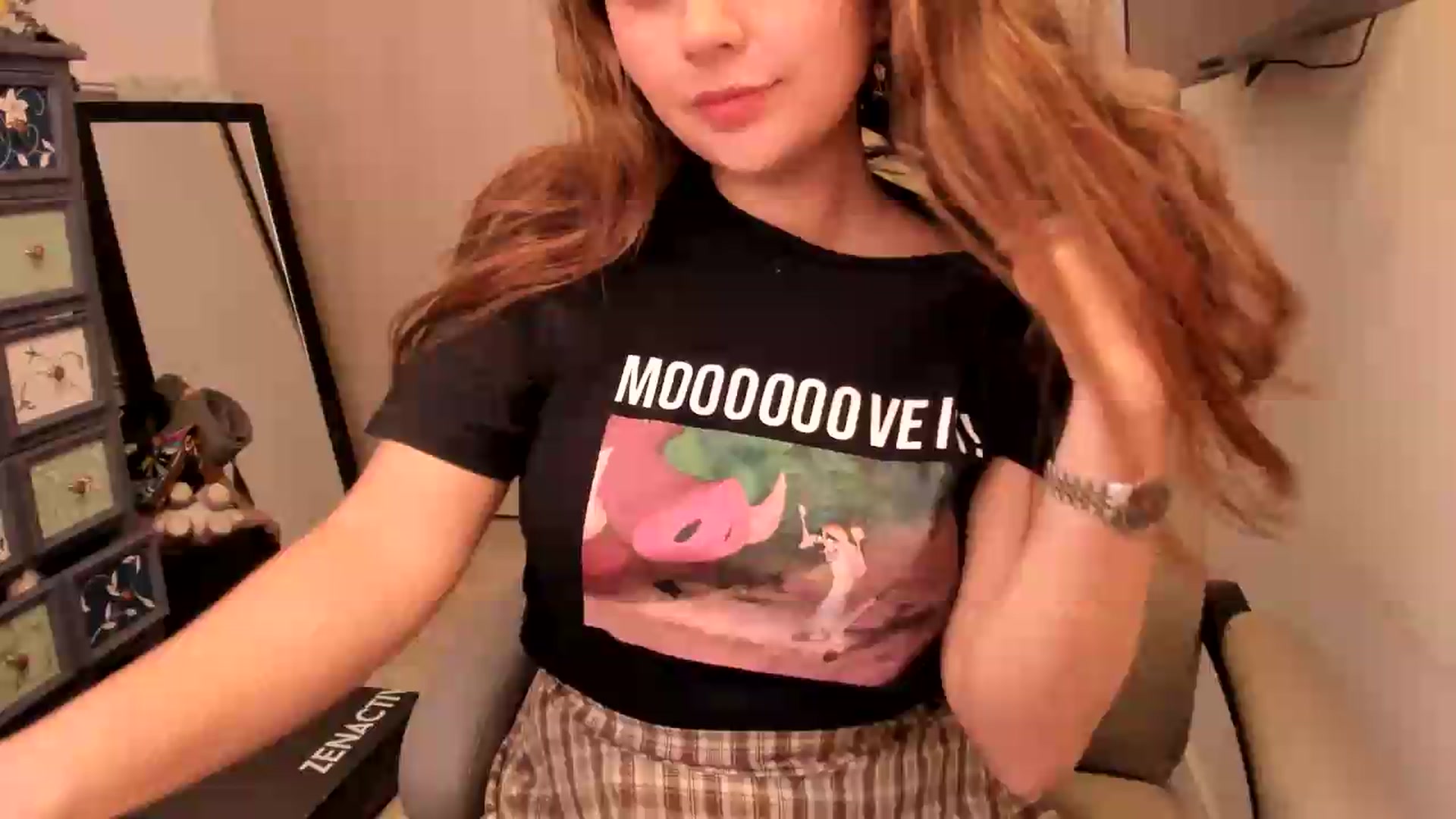 Gallery image thumbnail from NaughtySaraa's myfreecams stream on, 08/31/2026, 22:33 image 1 of 20