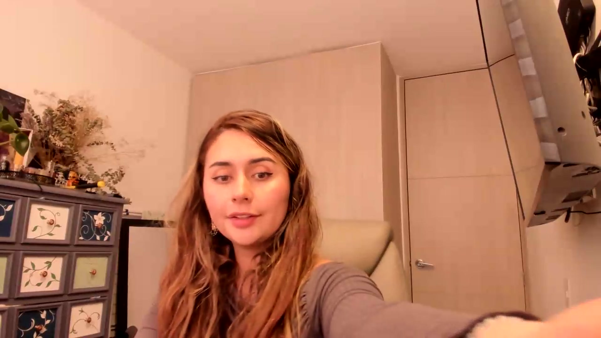 Gallery image thumbnail from NaughtySaraa's myfreecams stream on, 08/31/2026, 22:33 image 9 of 20
