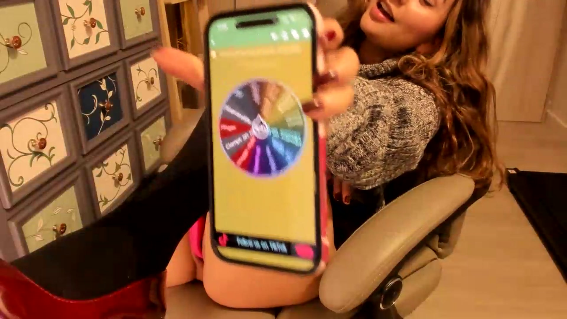 Gallery image thumbnail from NaughtySaraa's myfreecams stream on, 09/10/2026, 23:24 image 4 of 20