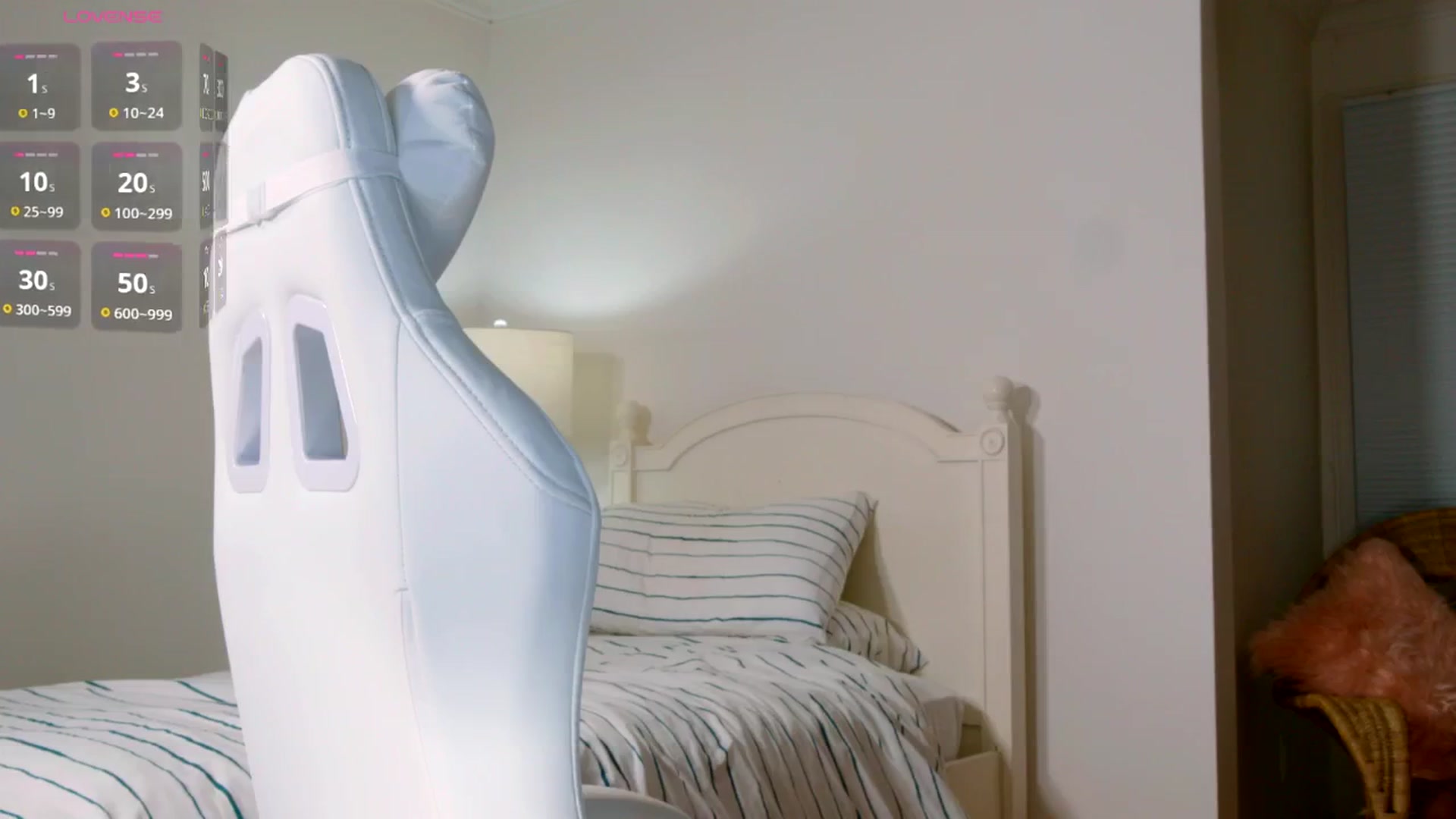 Gallery image thumbnail from NaughtyTilly's myfreecams stream on, 10/13/2024, 06:27 image 13 of 20