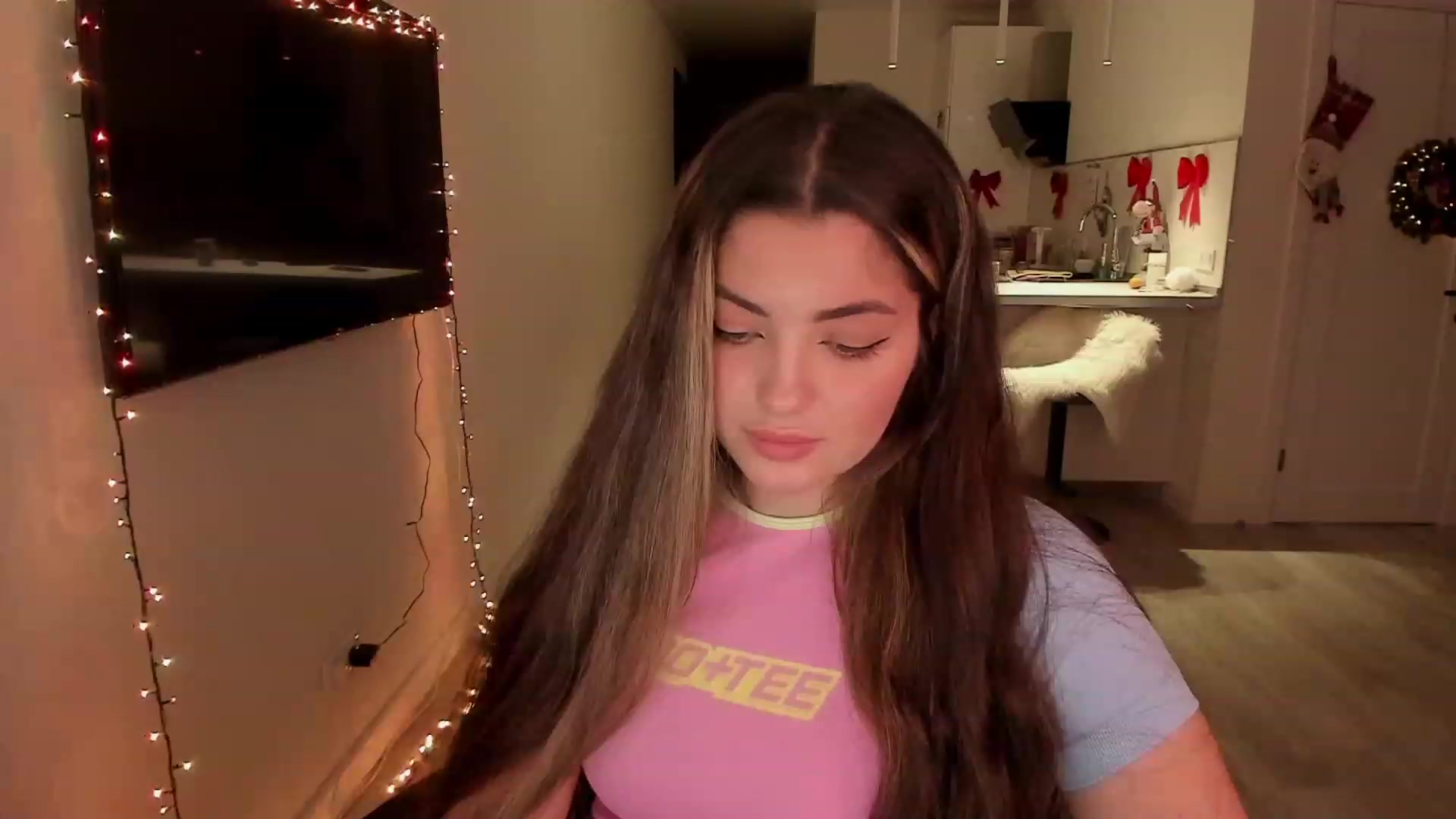 Gallery image thumbnail from Naughty_Inna_'s myfreecams stream on, 12/25/2022, 18:22 image 19 of 20