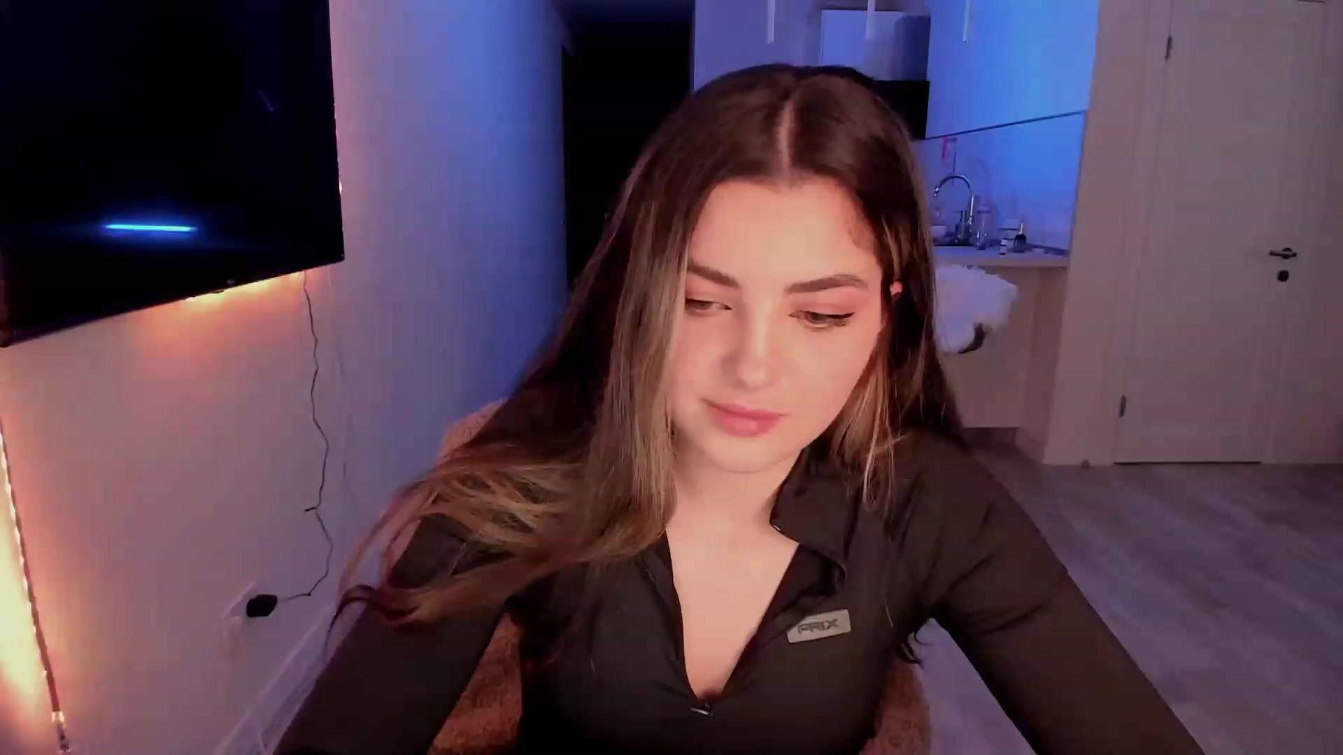 Gallery image thumbnail from Naughty_Inna_'s myfreecams stream on, 02/09/2023, 14:20 image 11 of 20