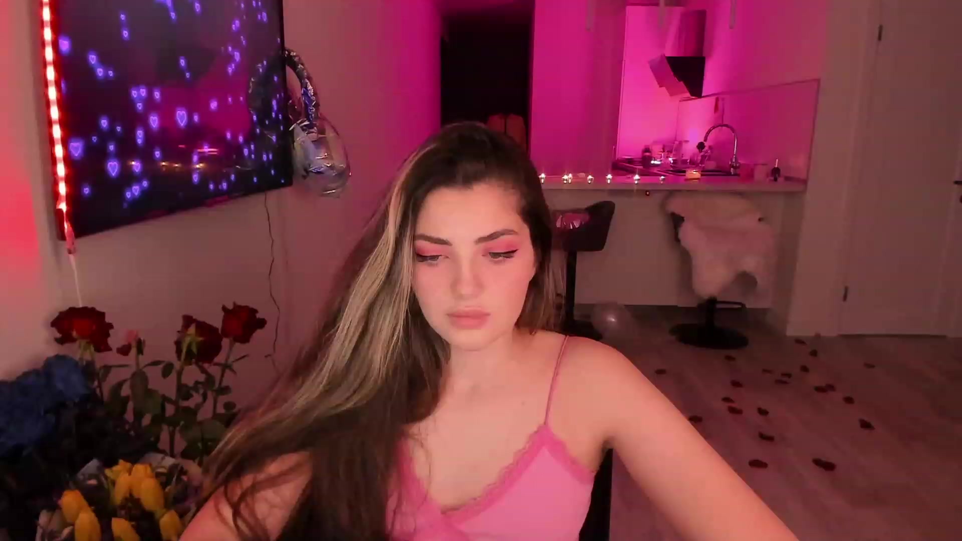 Gallery image thumbnail from Naughty_Inna_'s myfreecams stream on, 02/14/2023, 15:57 image 15 of 20