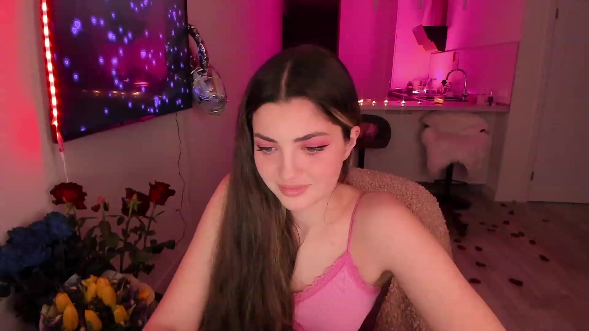 Gallery image thumbnail from Naughty_Inna_'s myfreecams stream on, 02/14/2023, 15:57 image 2 of 20