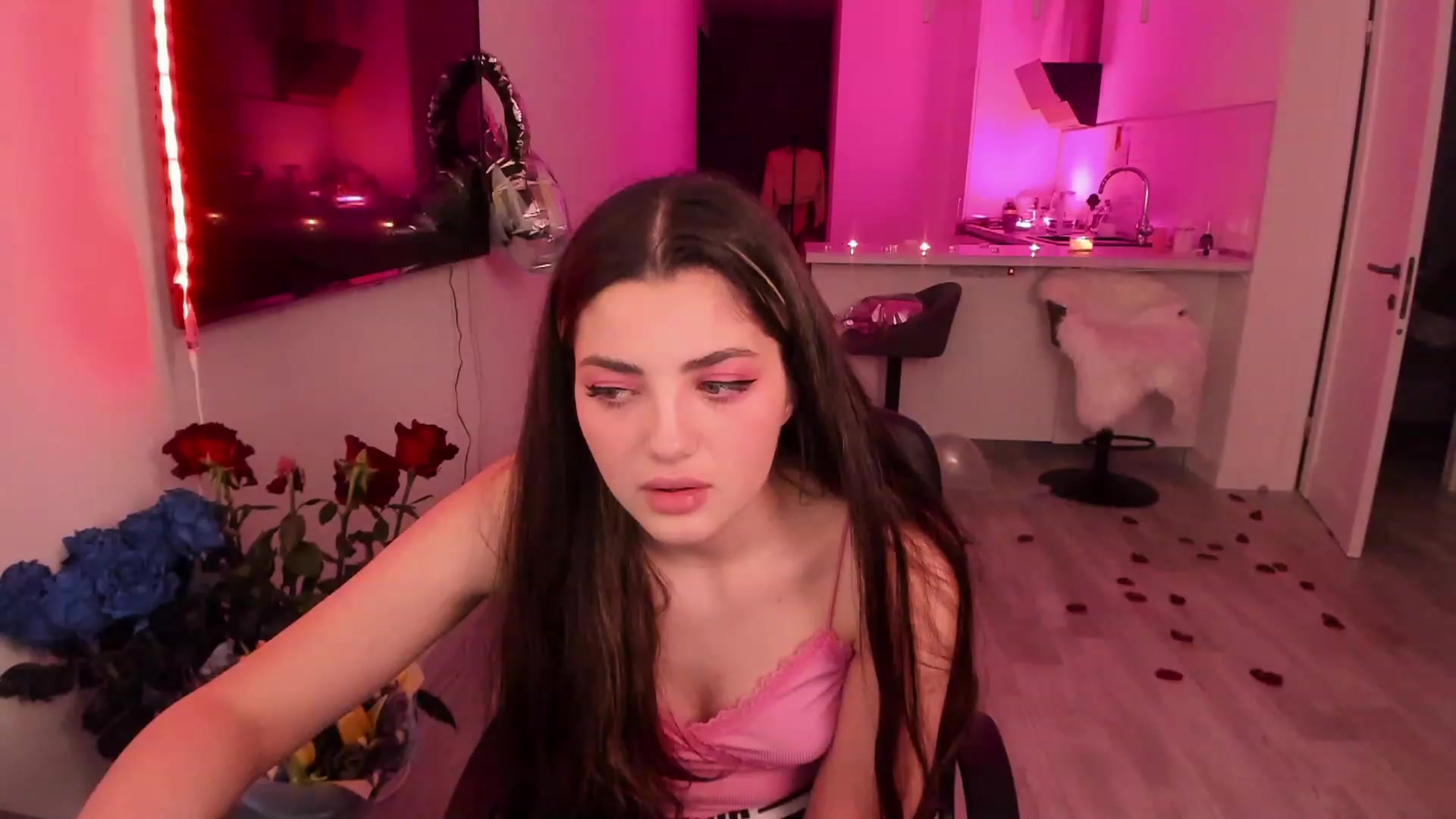Gallery image thumbnail from Naughty_Inna_'s myfreecams stream on, 02/14/2023, 18:20 image 14 of 20