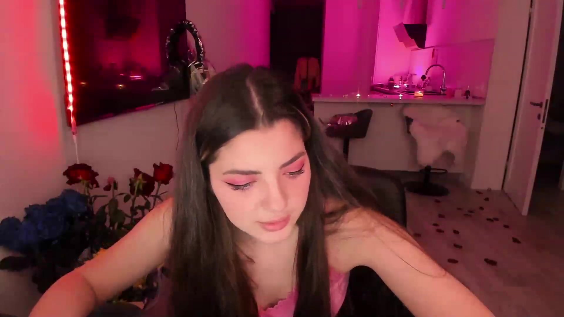 Gallery image thumbnail from Naughty_Inna_'s myfreecams stream on, 02/14/2023, 18:20 image 17 of 20