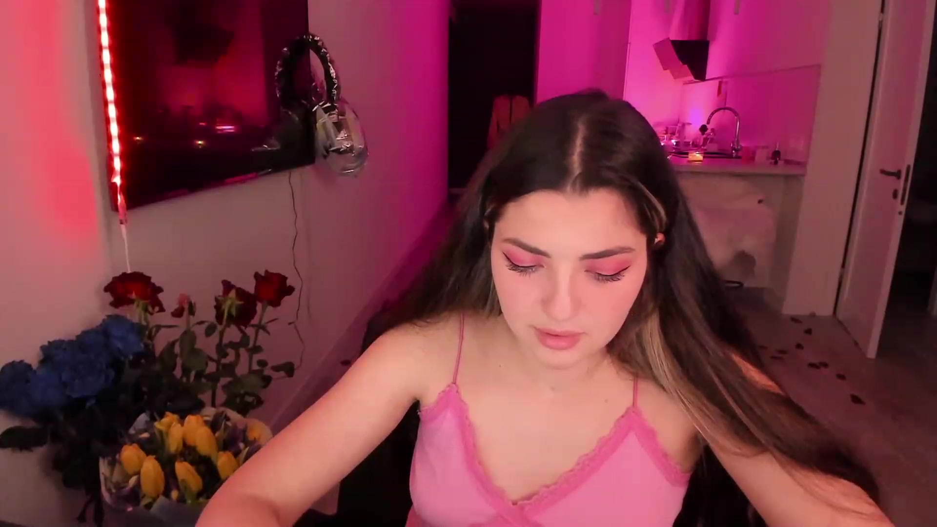 Gallery image thumbnail from Naughty_Inna_'s myfreecams stream on, 02/14/2023, 18:20 image 19 of 20