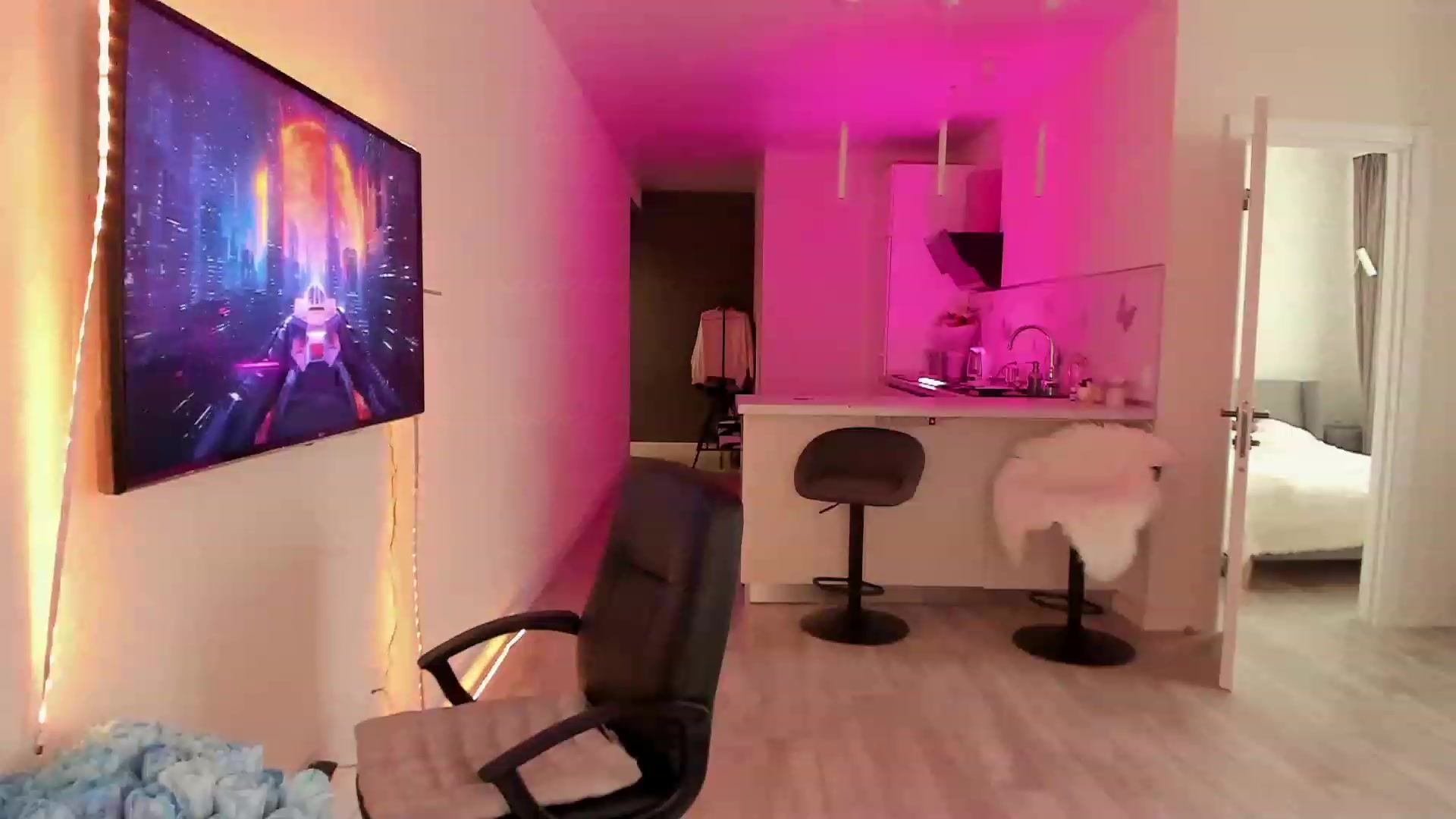 Gallery image thumbnail from Naughty_Inna_'s myfreecams stream on, 03/12/2023, 11:46 image 17 of 20
