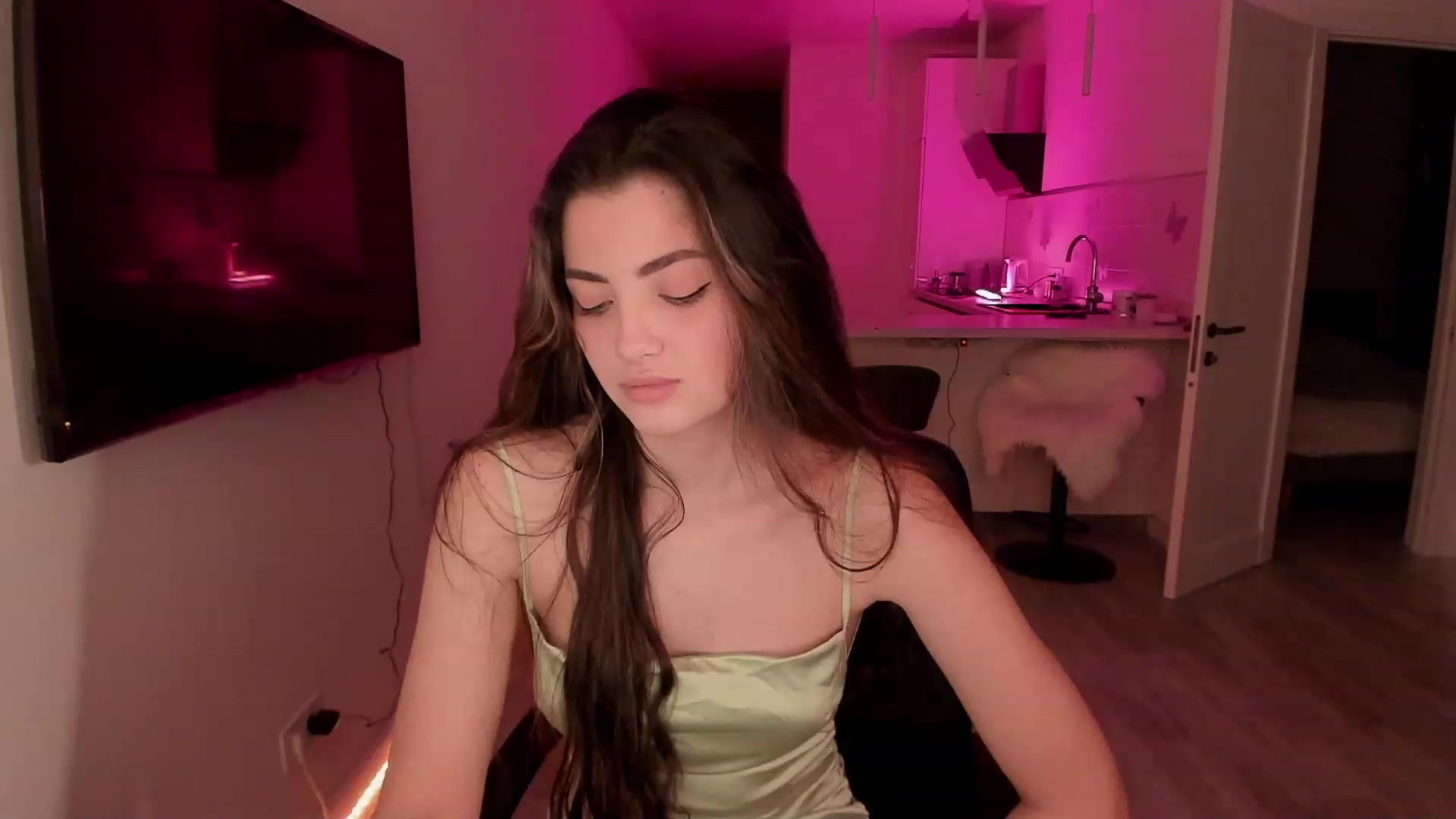 Gallery image thumbnail from Naughty_Inna_'s myfreecams stream on, 03/25/2023, 16:29 image 17 of 20