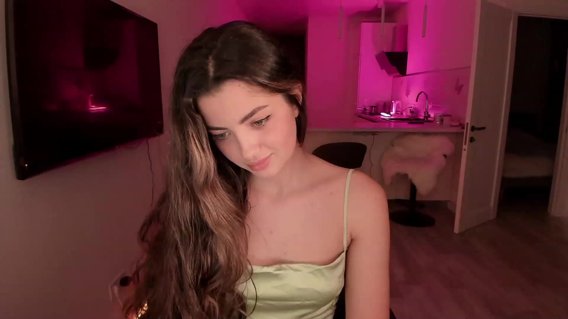 Gallery image thumbnail from Naughty_Inna_'s myfreecams stream on, 03/25/2023, 16:29 image 12 of 20