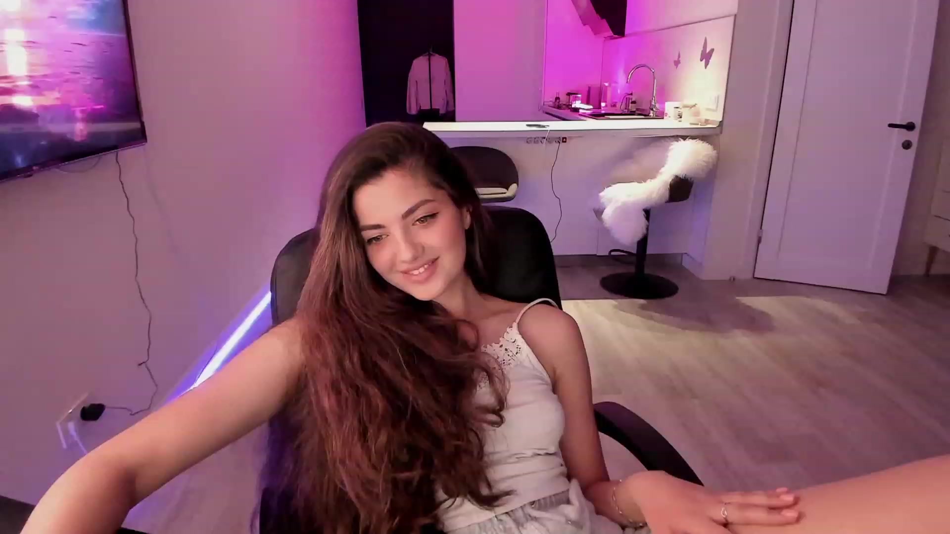 Gallery image thumbnail from Naughty_Inna_'s myfreecams stream on, 03/30/2023, 21:07 image 5 of 20