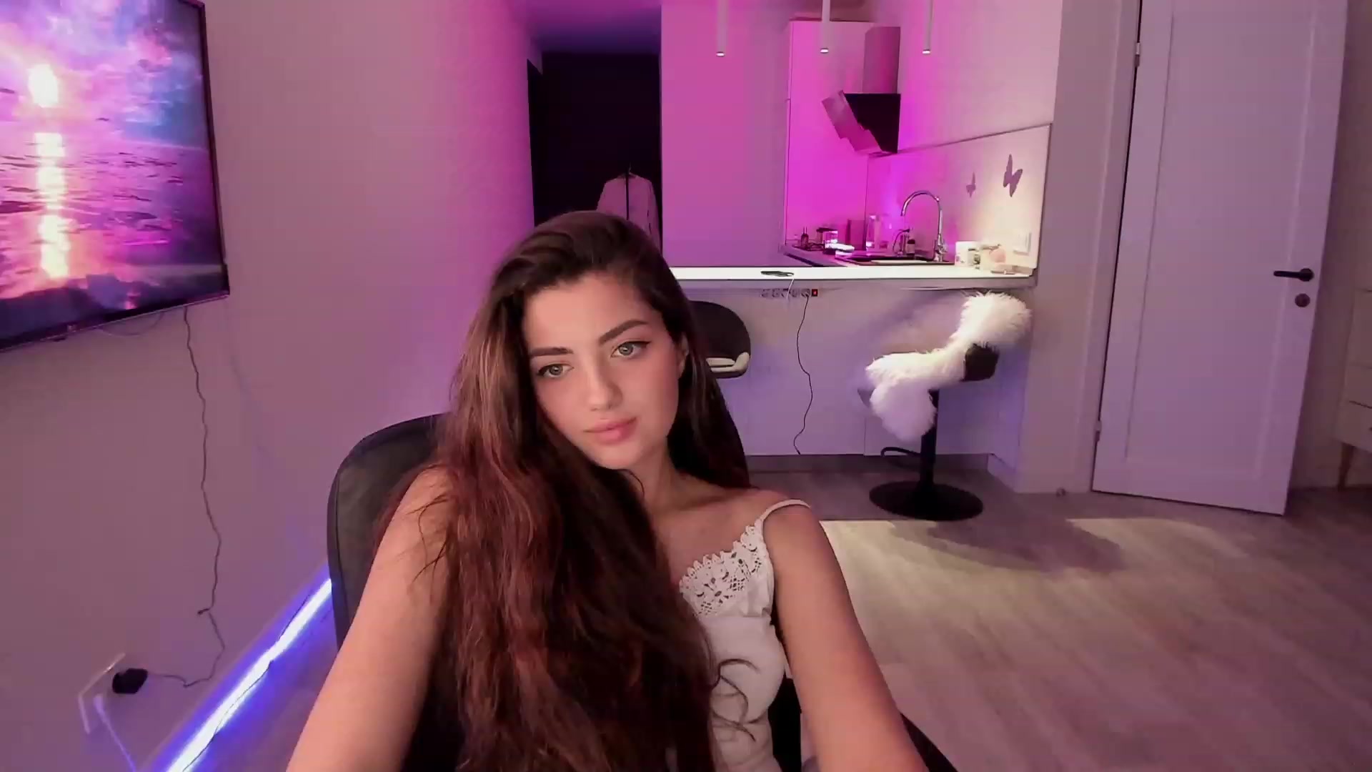 Gallery image thumbnail from Naughty_Inna_'s myfreecams stream on, 03/30/2023, 21:07 image 4 of 20