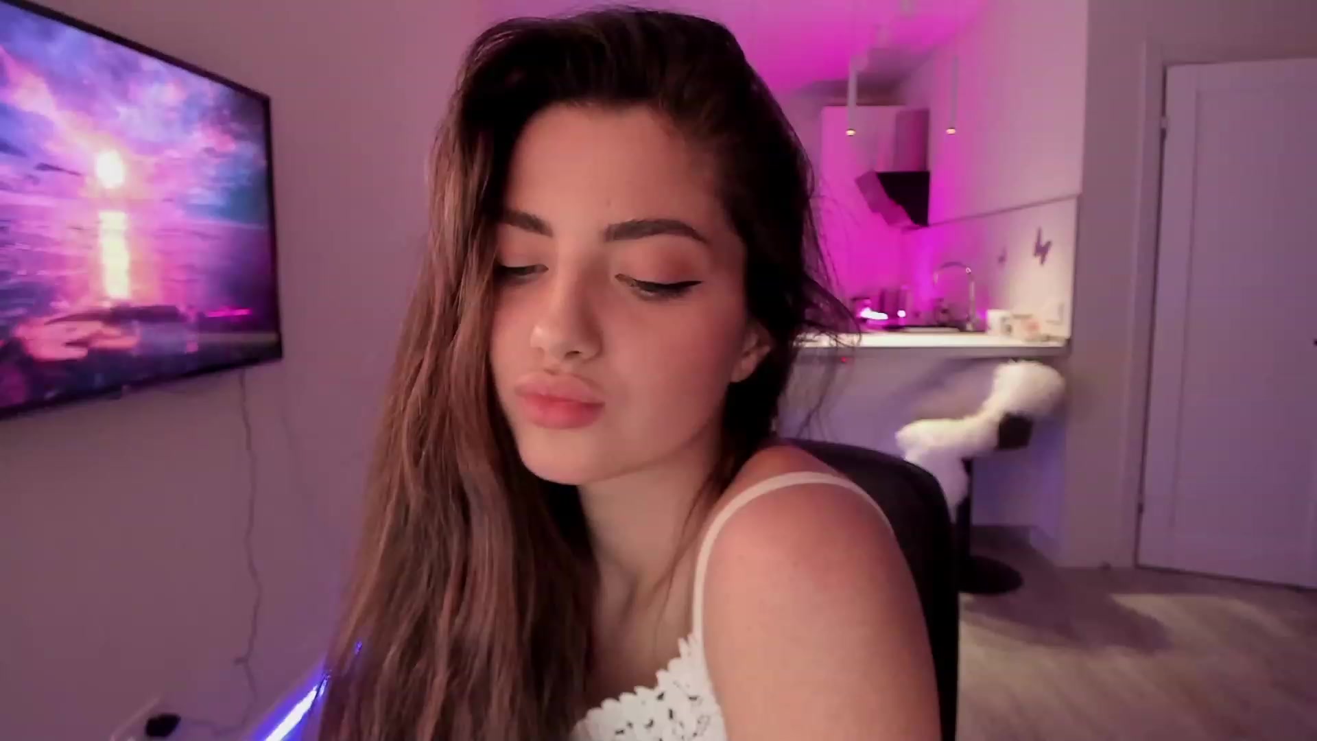 Gallery image thumbnail from Naughty_Inna_'s myfreecams stream on, 03/30/2023, 21:07 image 18 of 20