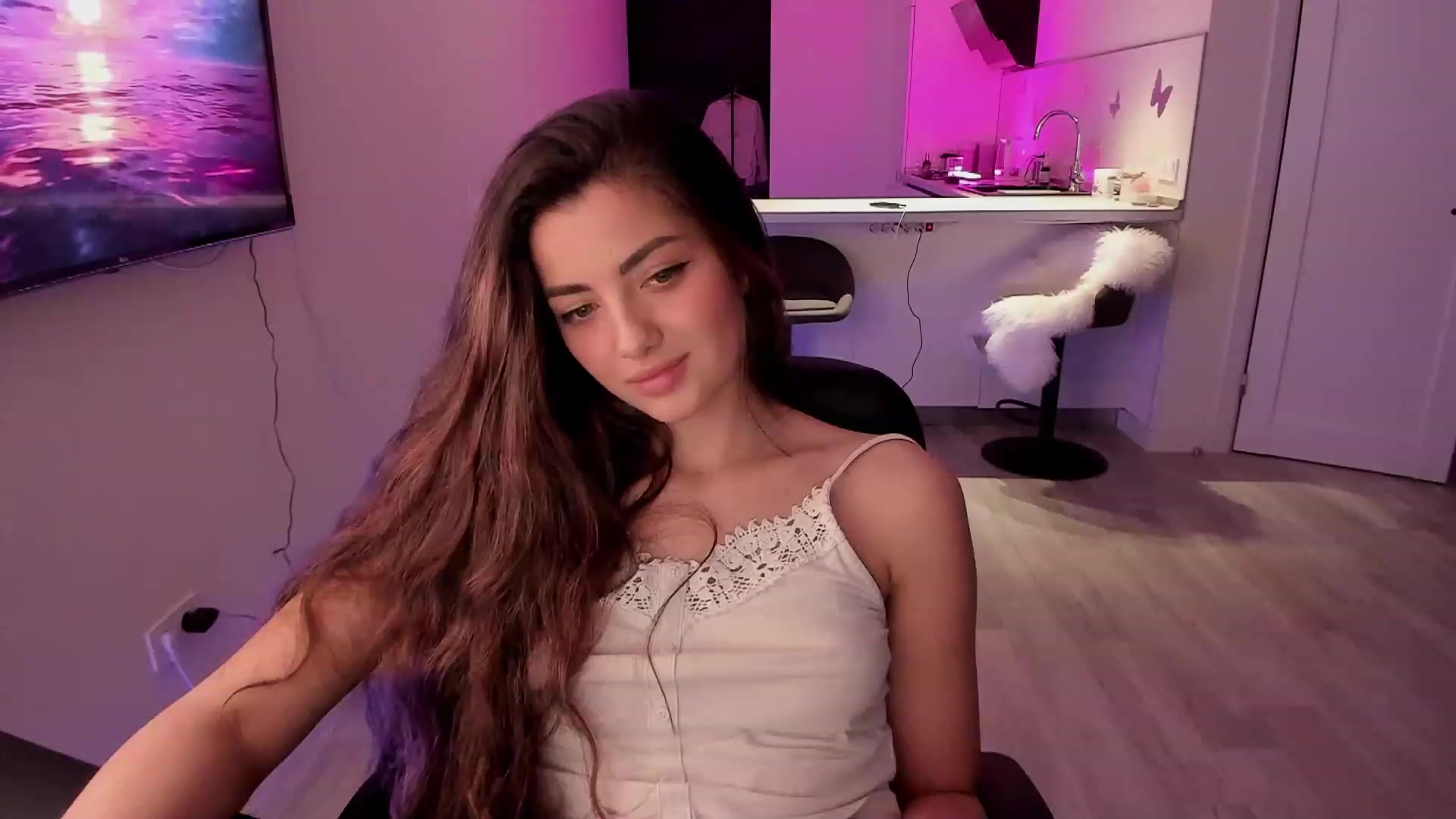 Gallery image thumbnail from Naughty_Inna_'s myfreecams stream on, 03/30/2023, 21:07 image 15 of 20