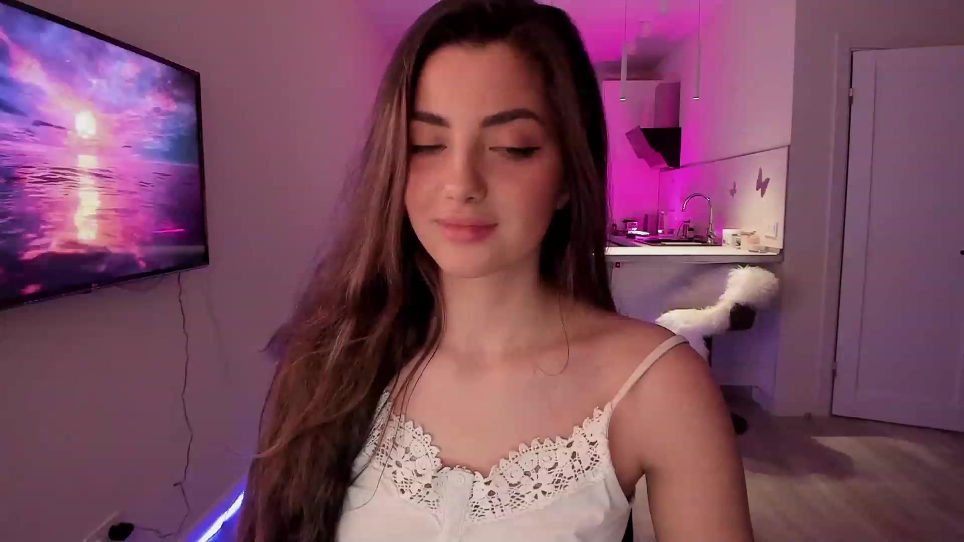 Gallery image thumbnail from Naughty_Inna_'s myfreecams stream on, 03/30/2023, 21:07 image 16 of 20