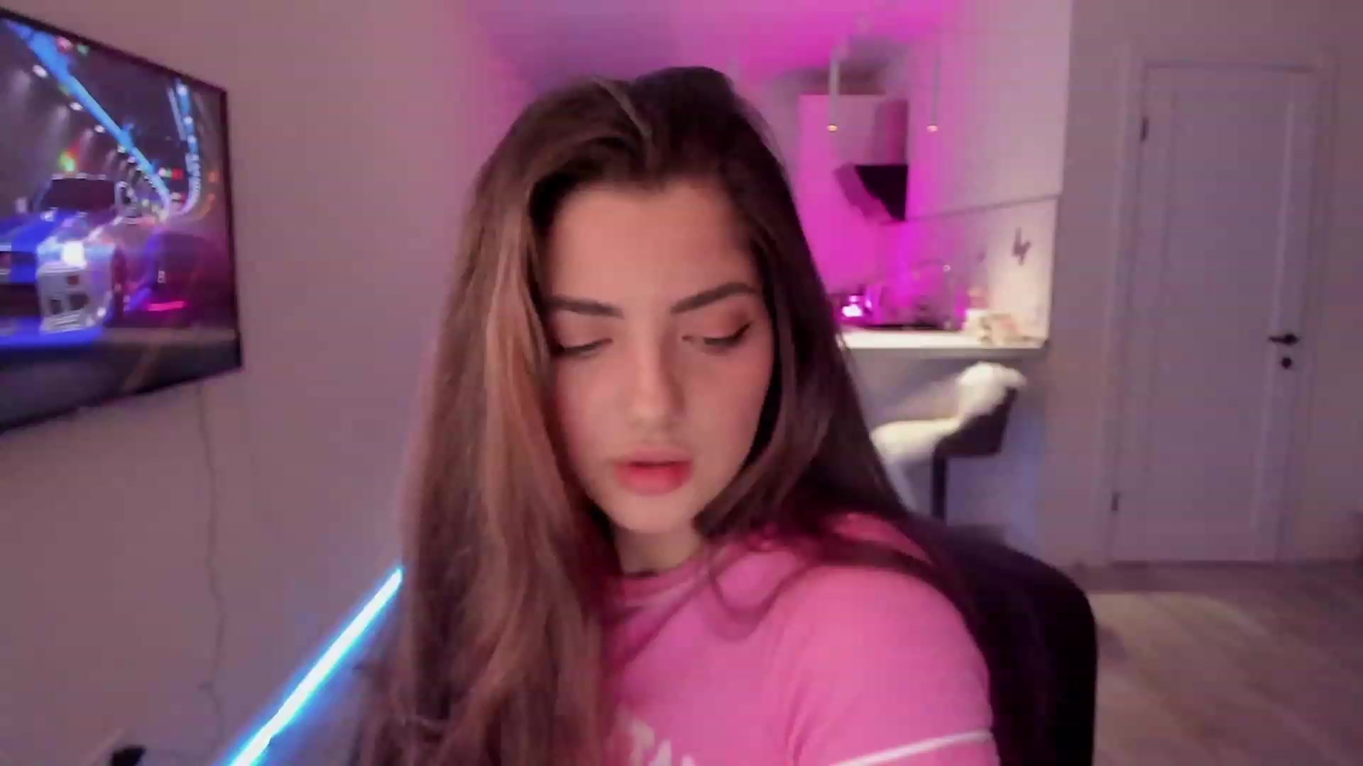 Gallery image thumbnail from Naughty_Inna_'s myfreecams stream on, 03/31/2023, 19:54 image 17 of 20