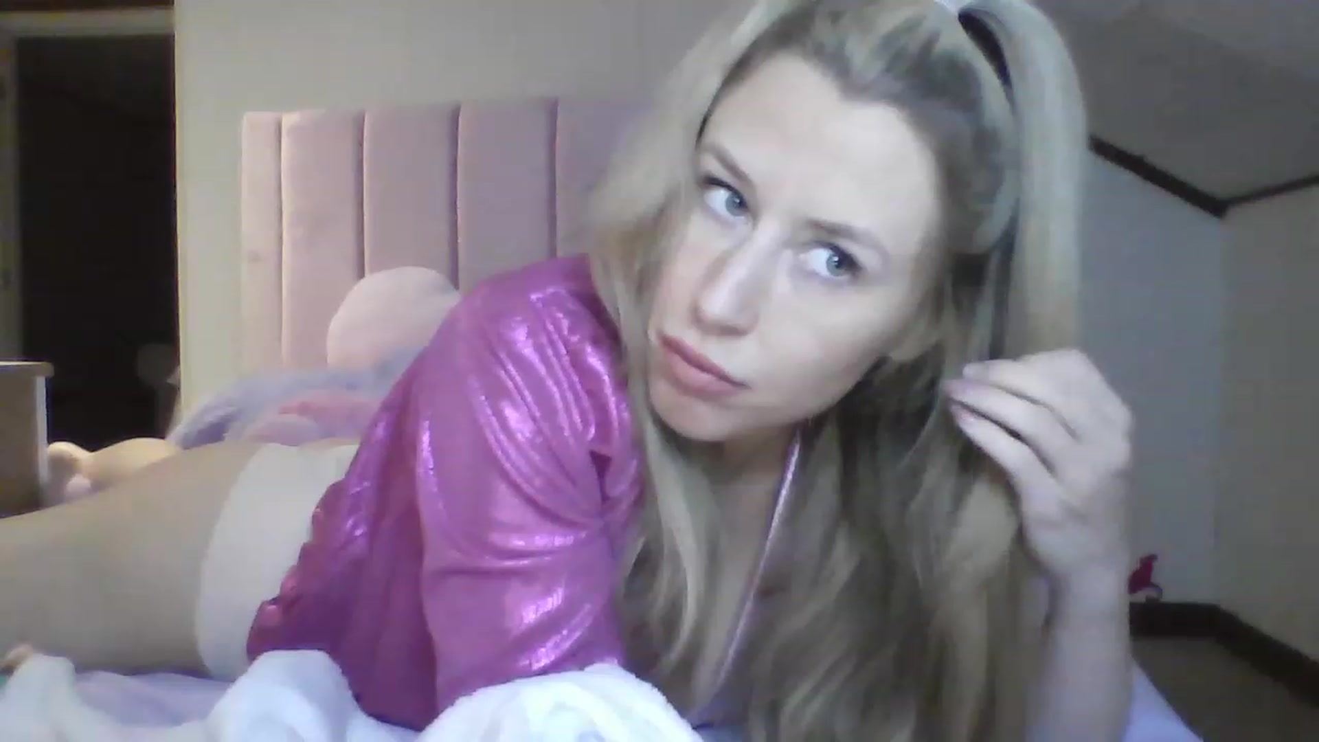 Gallery image thumbnail from Naughtycindy1's myfreecams stream on, 02/12/2023, 20:47 image 13 of 20