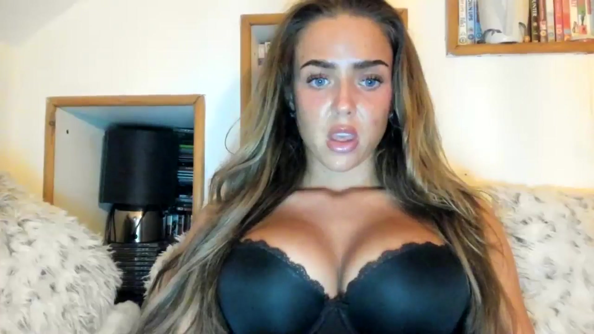 Gallery image thumbnail from Naughtygal22's myfreecams stream on, 01/21/2025, 20:40 image 16 of 20