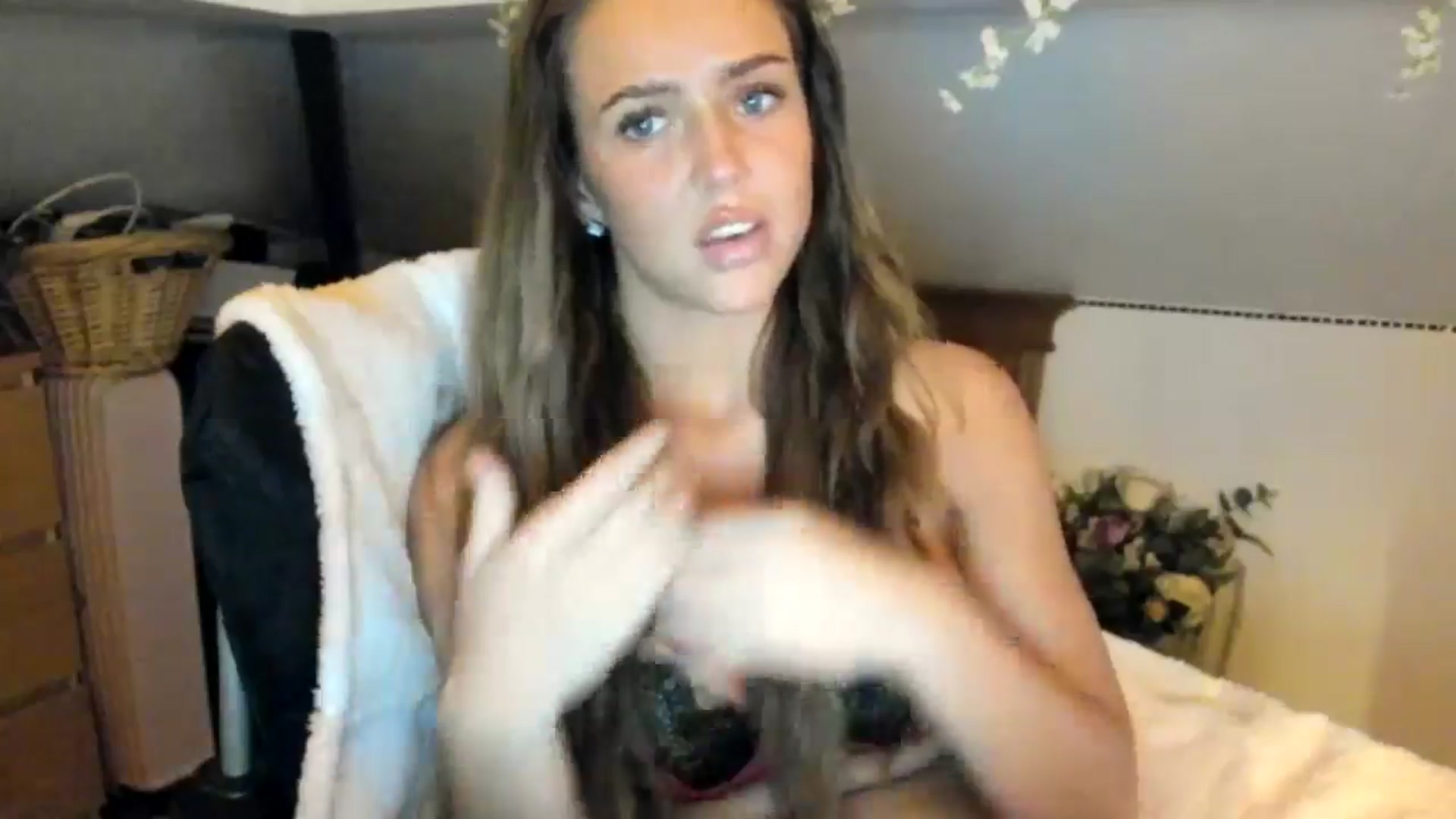Gallery image thumbnail from Naughtygal22's myfreecams stream on, 01/22/2025, 22:02 image 10 of 20