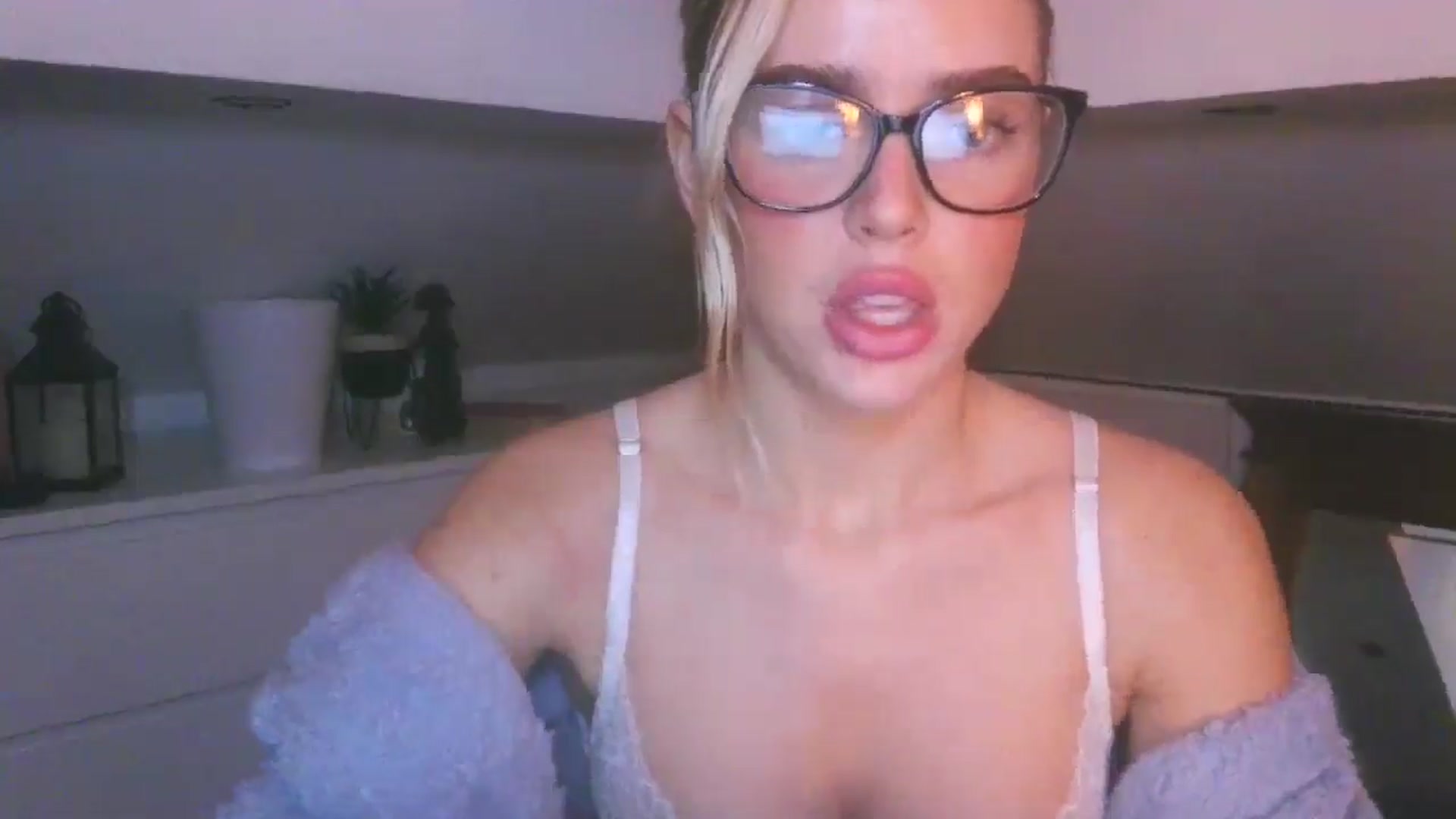 Gallery image thumbnail from Naughtygal22's myfreecams stream on, 01/21/2026, 07:12 image 6 of 20