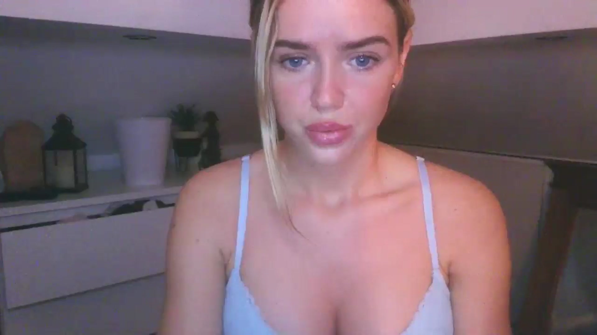 Gallery image thumbnail from Naughtygal22's myfreecams stream on, 01/22/2026, 08:11 image 6 of 20