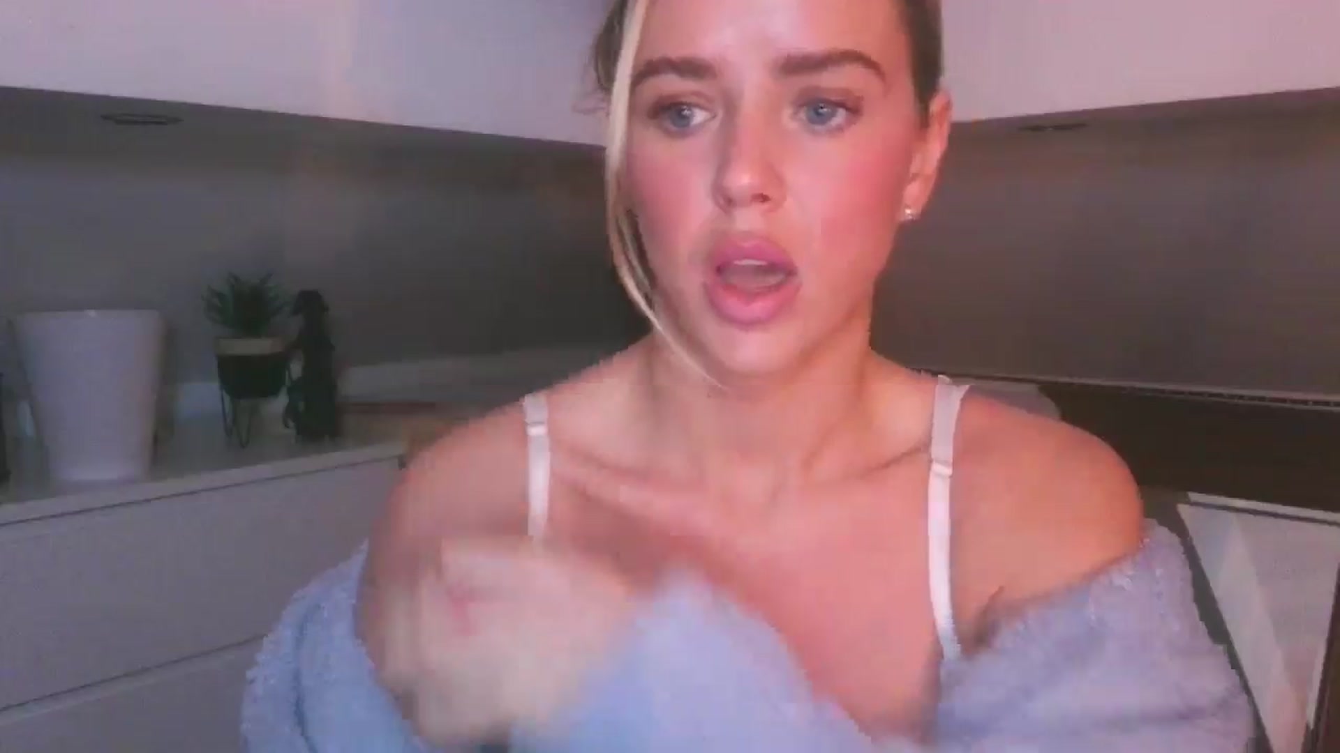 Gallery image thumbnail from Naughtygal22's myfreecams stream on, 01/26/2026, 07:44 image 14 of 20