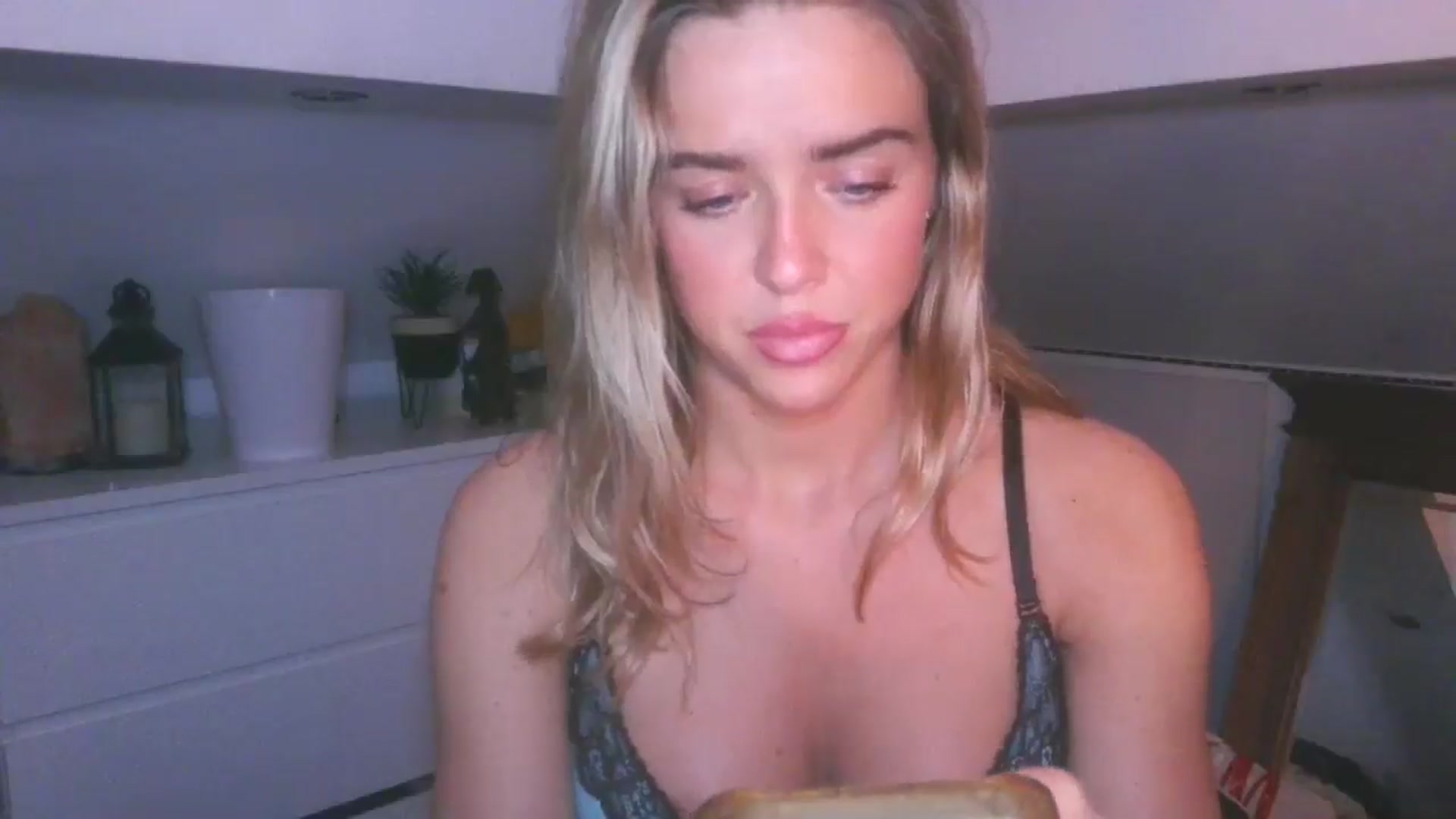 Gallery image thumbnail from Naughtygal22's myfreecams stream on, 02/01/2026, 19:05 image 12 of 20