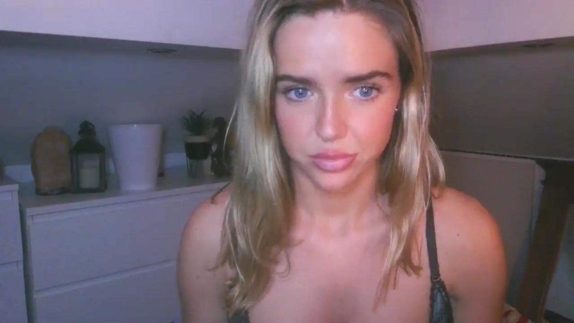 Gallery image thumbnail from Naughtygal22's myfreecams stream on, 02/01/2026, 19:47 image 17 of 20