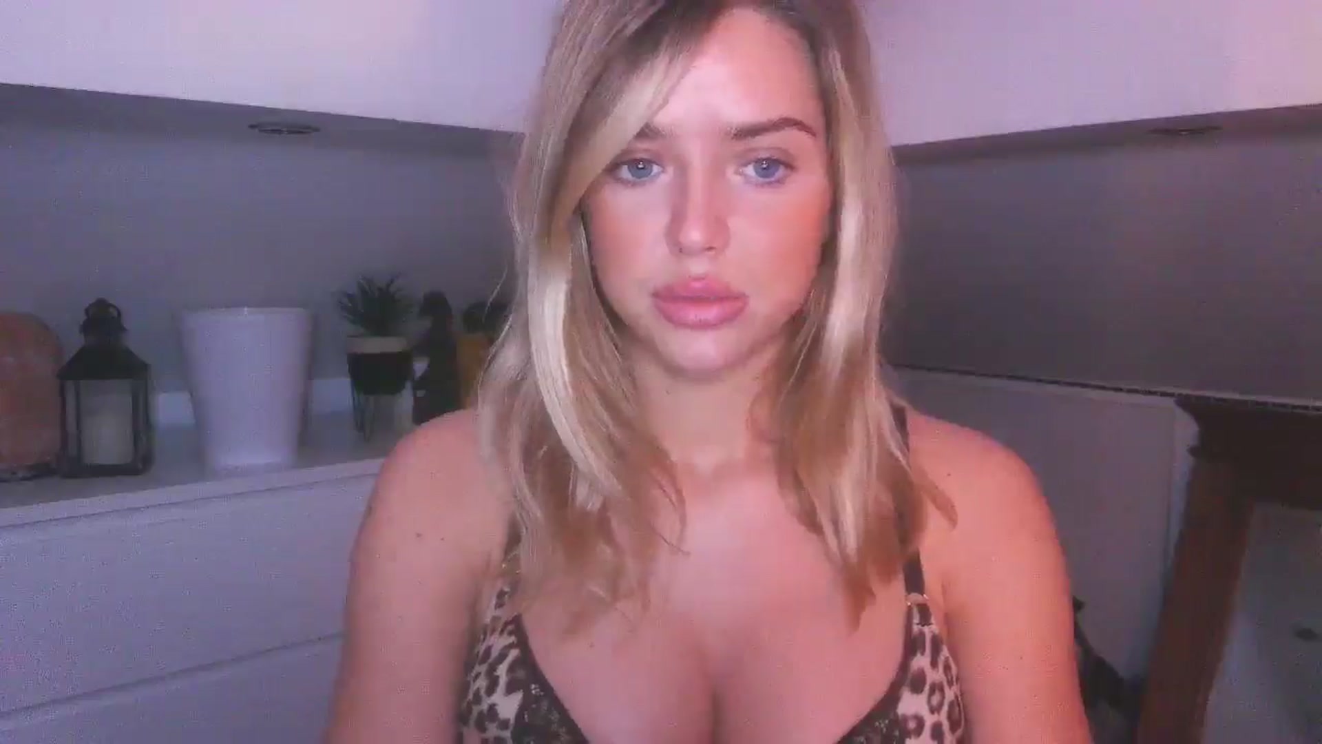 Gallery image thumbnail from Naughtygal22's myfreecams stream on, 02/04/2026, 08:33 image 6 of 20