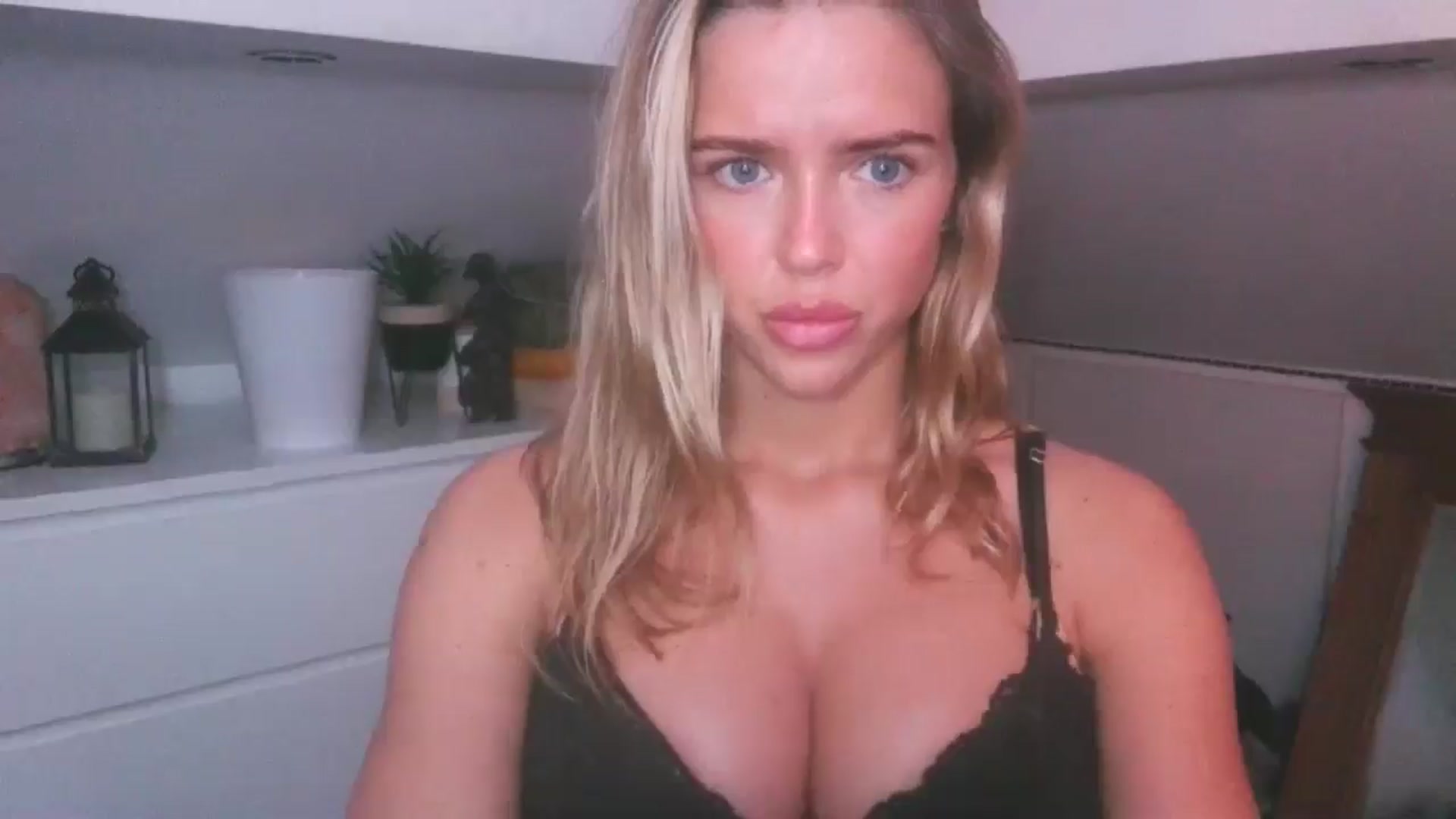 Gallery image thumbnail from Naughtygal22's myfreecams stream on, 02/06/2026, 09:02 image 4 of 20