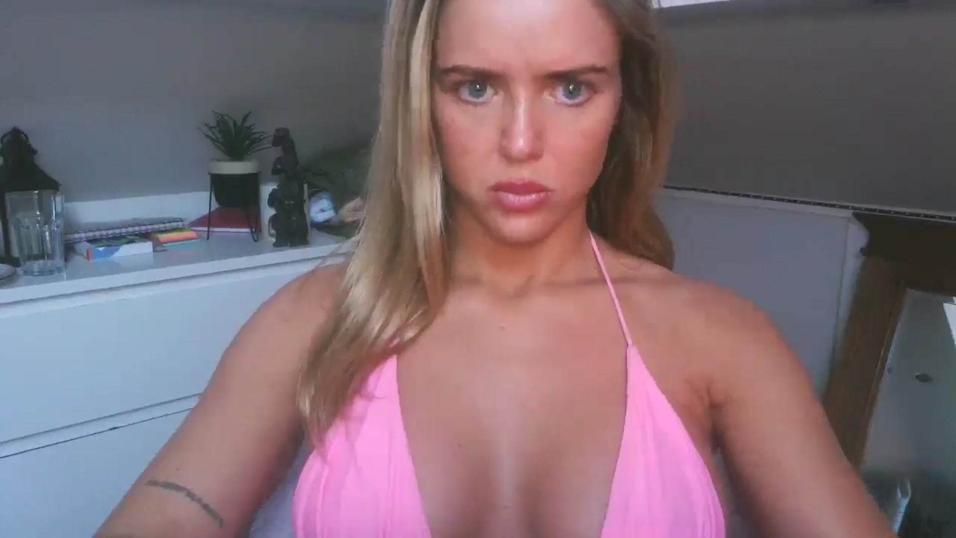 Gallery image thumbnail from Naughtygal22's myfreecams stream on, 04/02/2026, 08:08 image 4 of 20