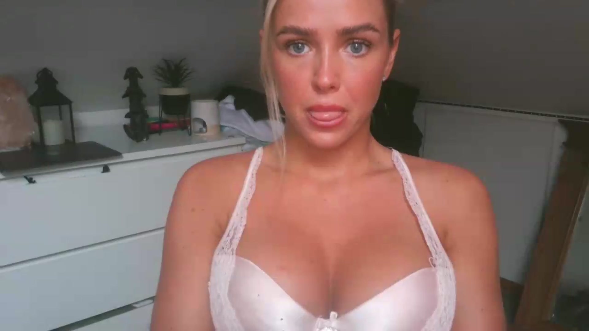 Gallery image thumbnail from Naughtygal22's myfreecams stream on, 06/01/2026, 10:29 image 3 of 20