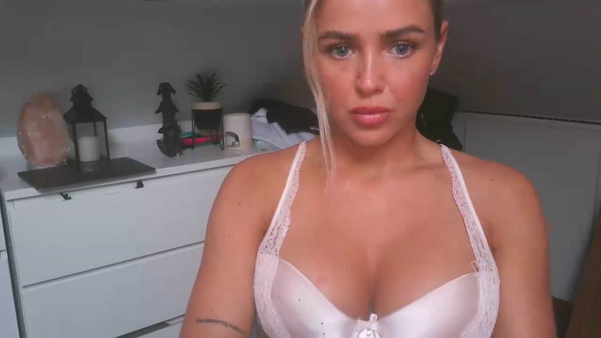 Gallery image thumbnail from Naughtygal22's myfreecams stream on, 06/01/2026, 10:29 image 8 of 20