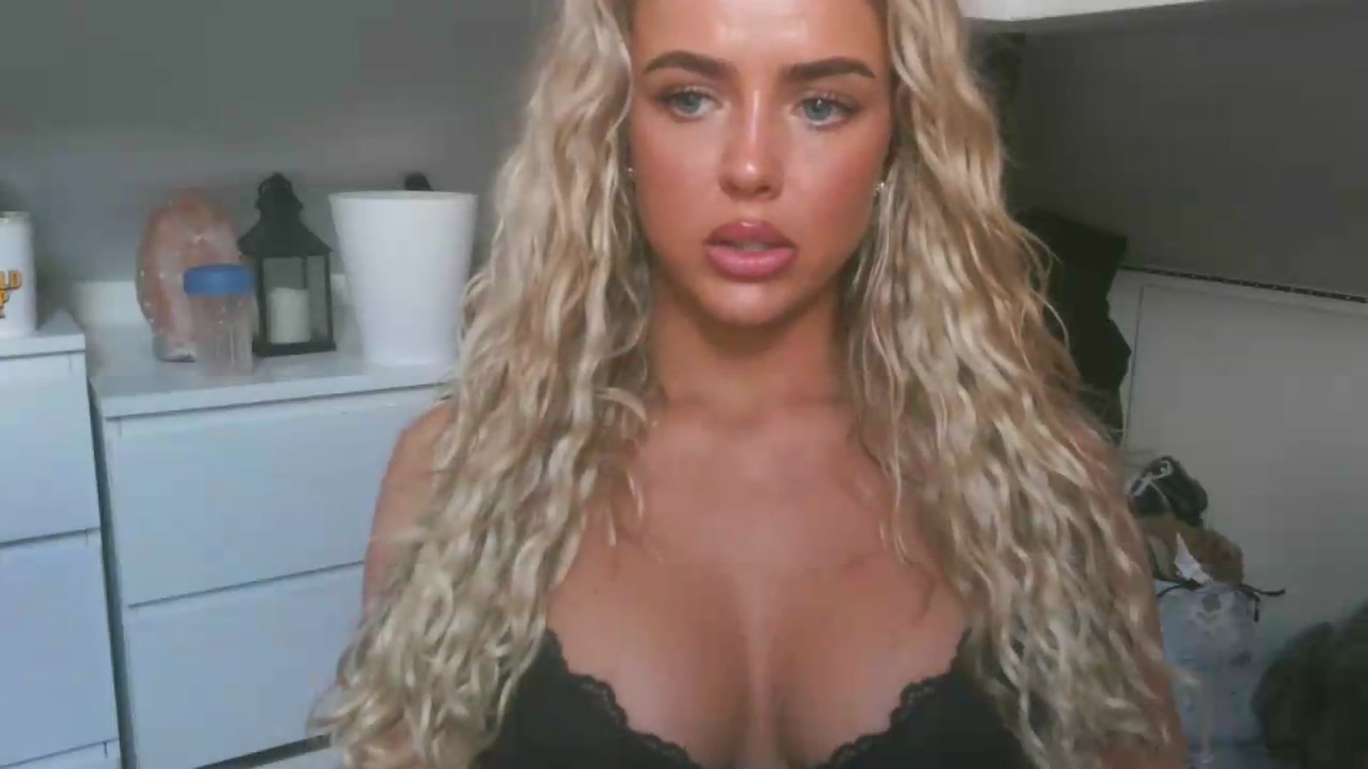 Gallery image thumbnail from Naughtygal22's myfreecams stream on, 06/10/2026, 14:24 image 17 of 20